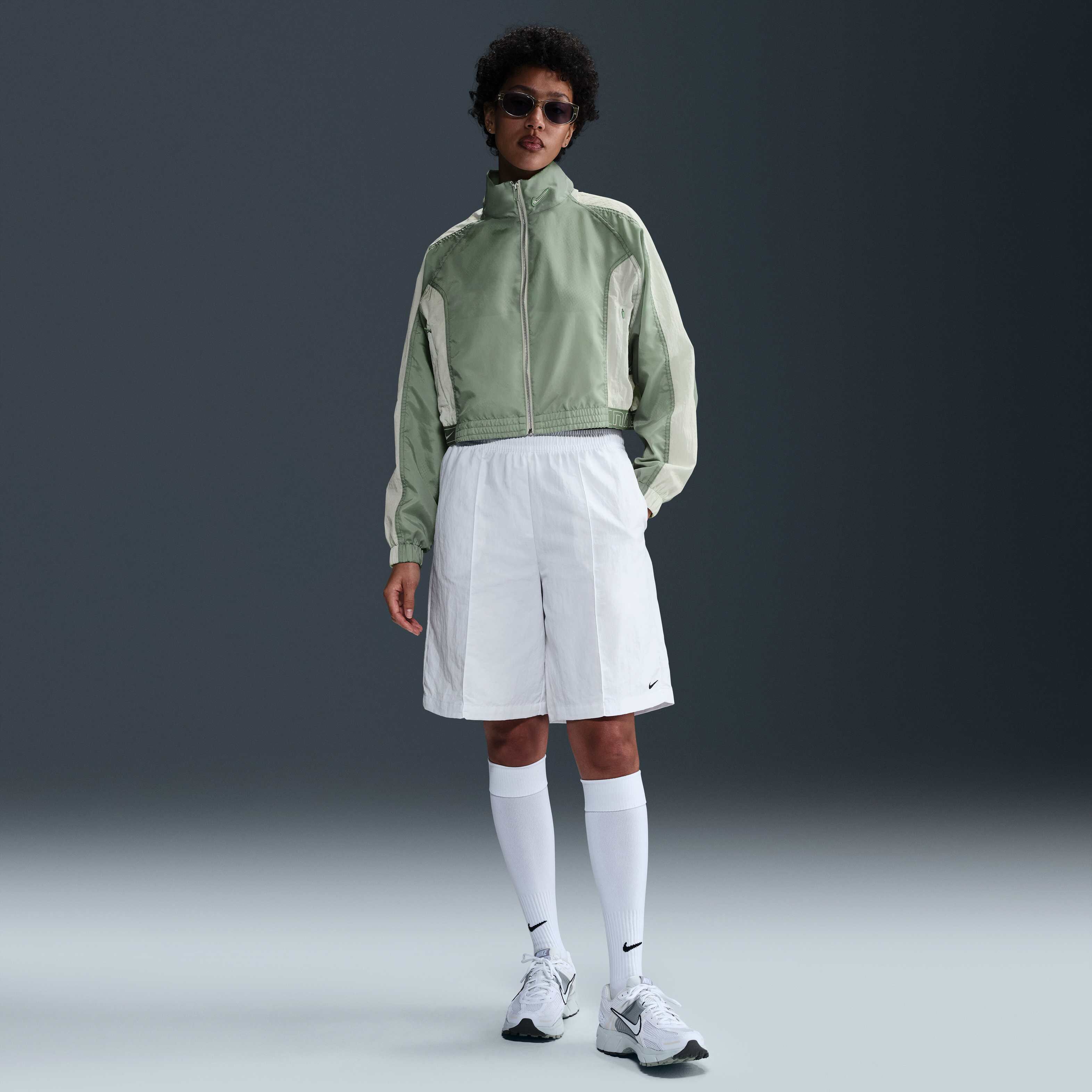 نايكي سبورتسوير image number 3