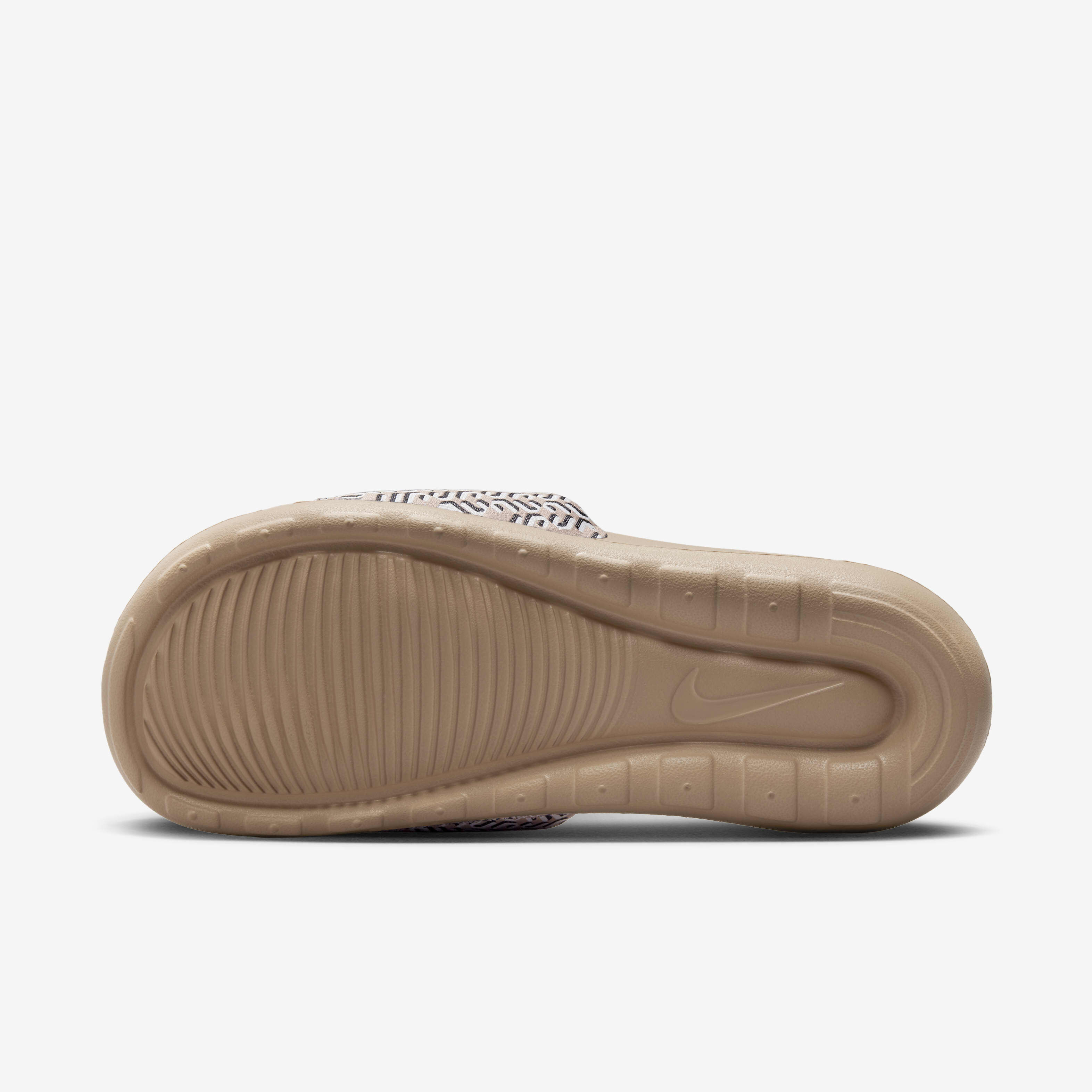 Nike Victori One x Nike United image number 2