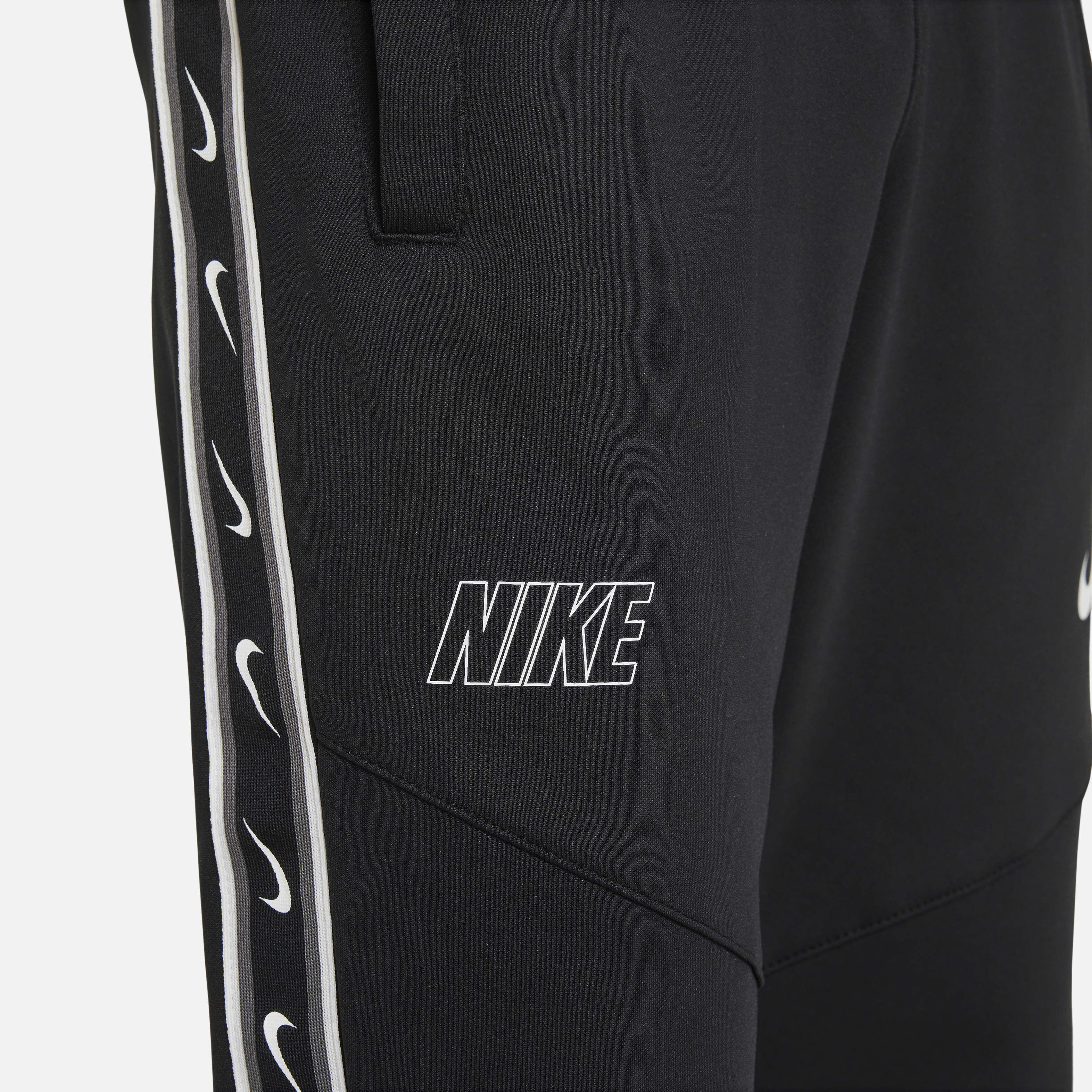 Nike Sportswear Repeat image number 4