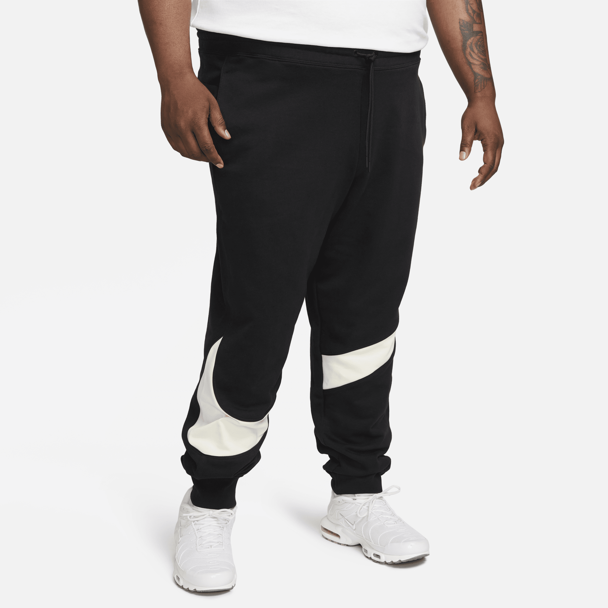 Shop Swoosh Men s Fleece Trousers Nike KSA