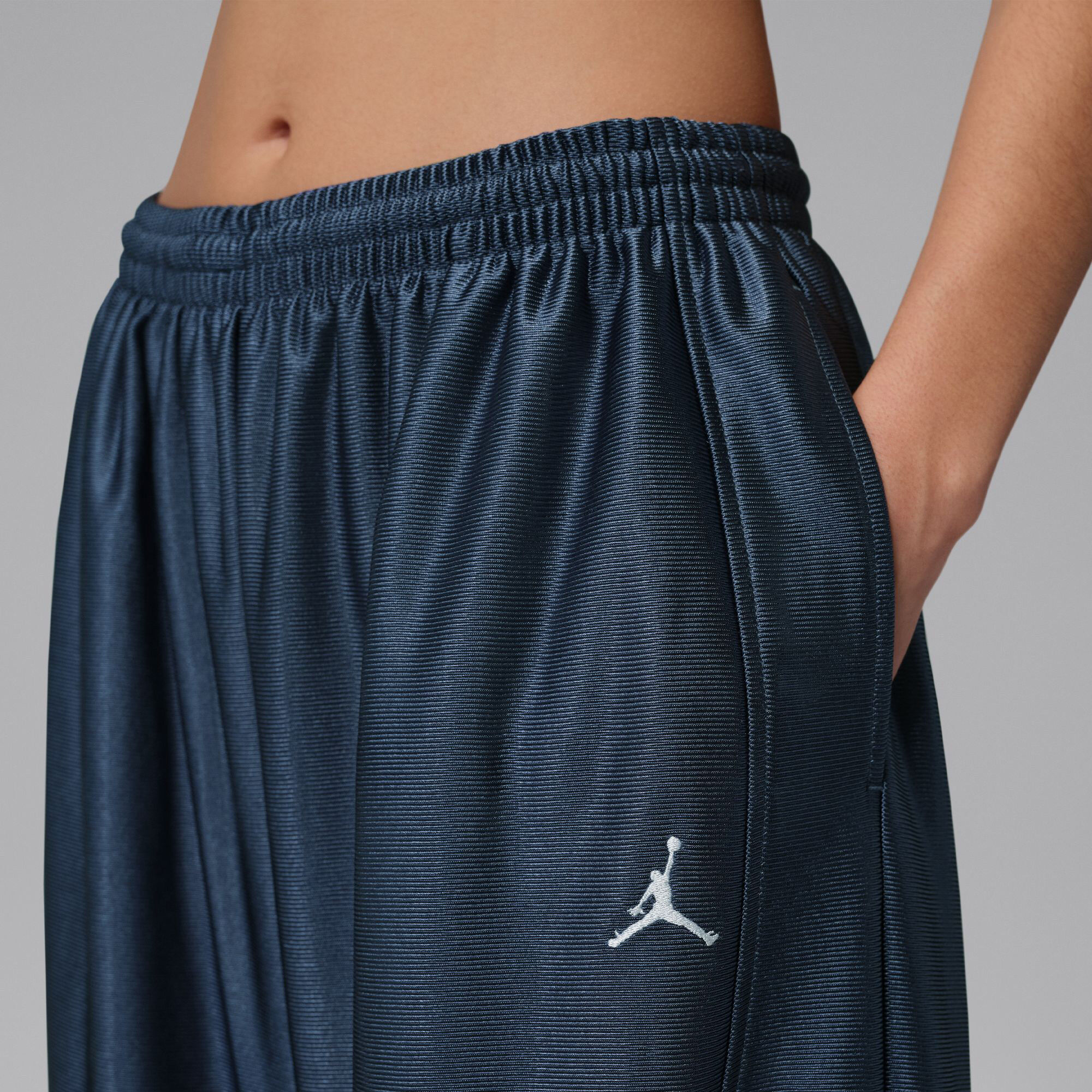 Jordan Brooklyn image number 3