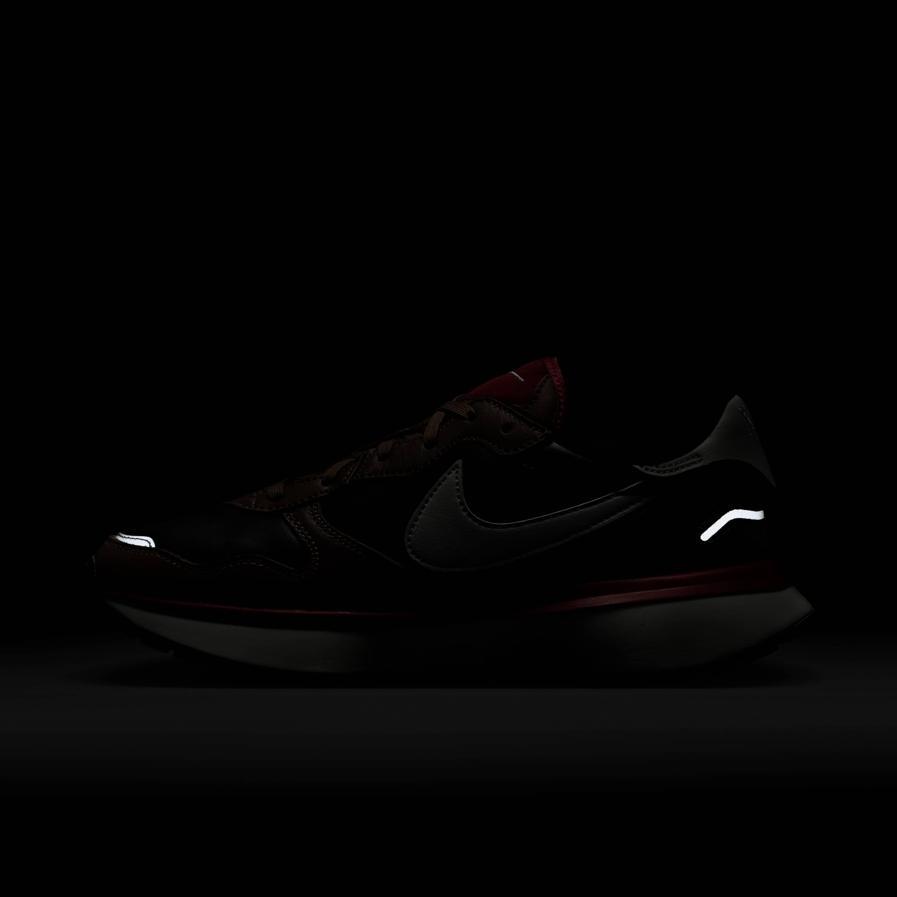 نايكي فينكس وافل ليذر image number 11