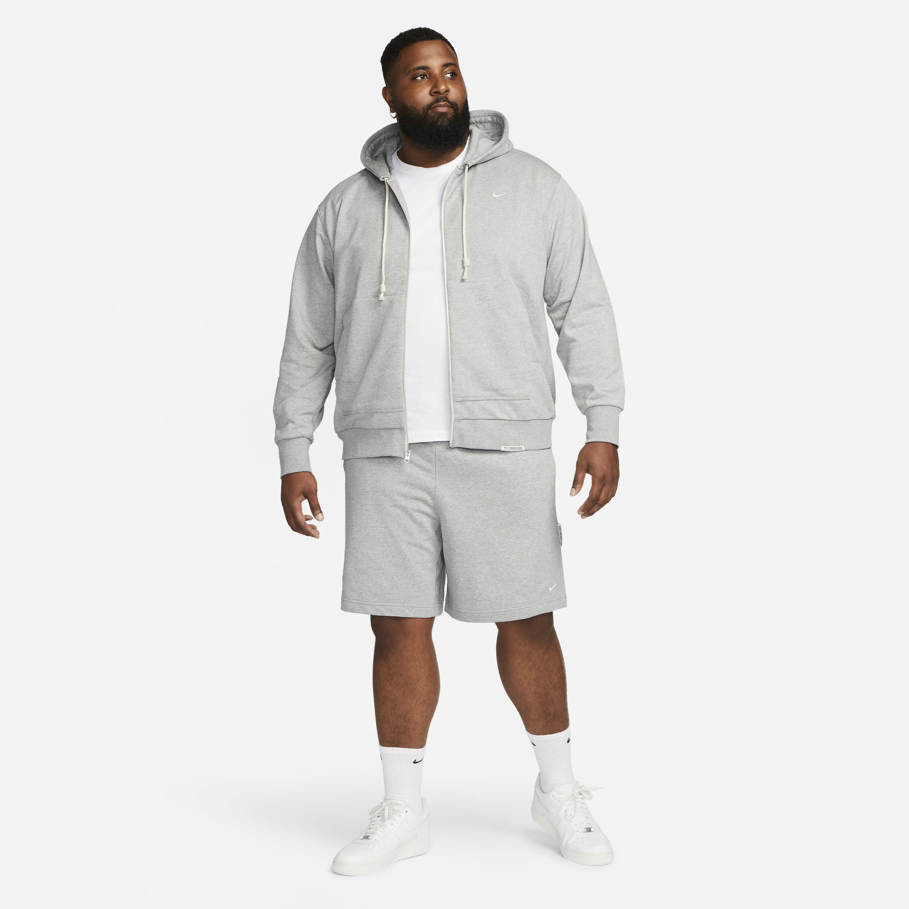 Nike Standard Issue image number 14