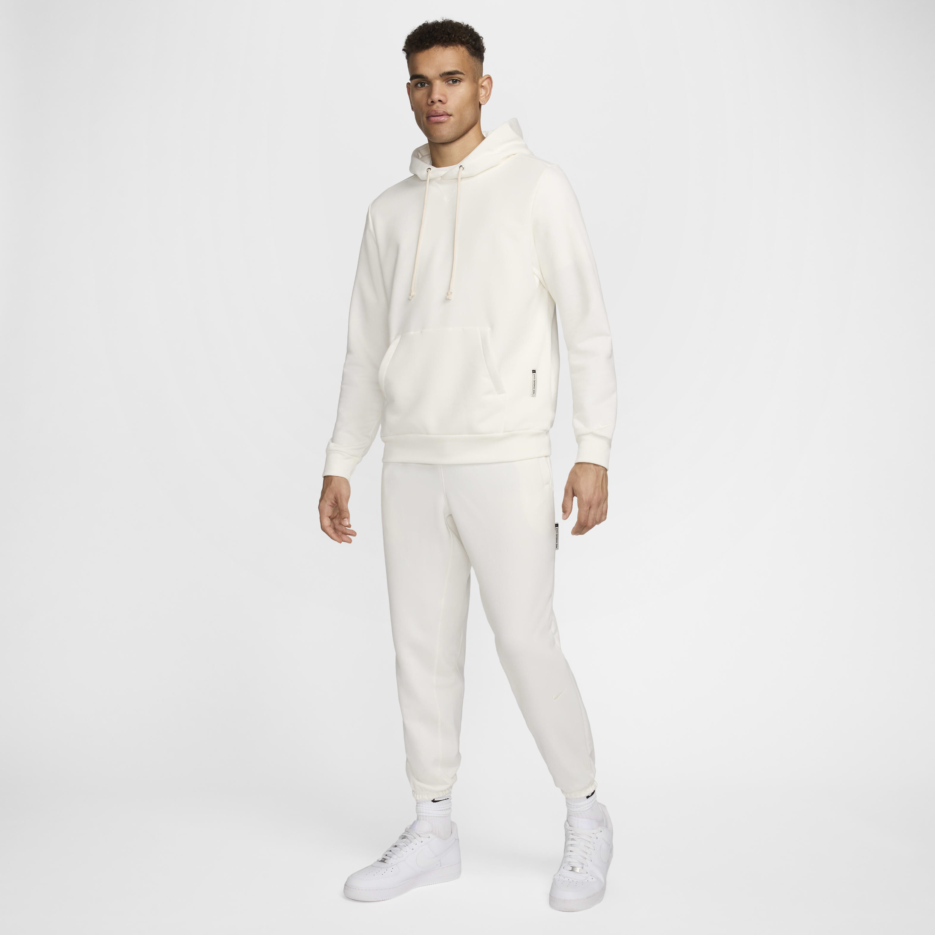 Nike Standard Issue image number 10
