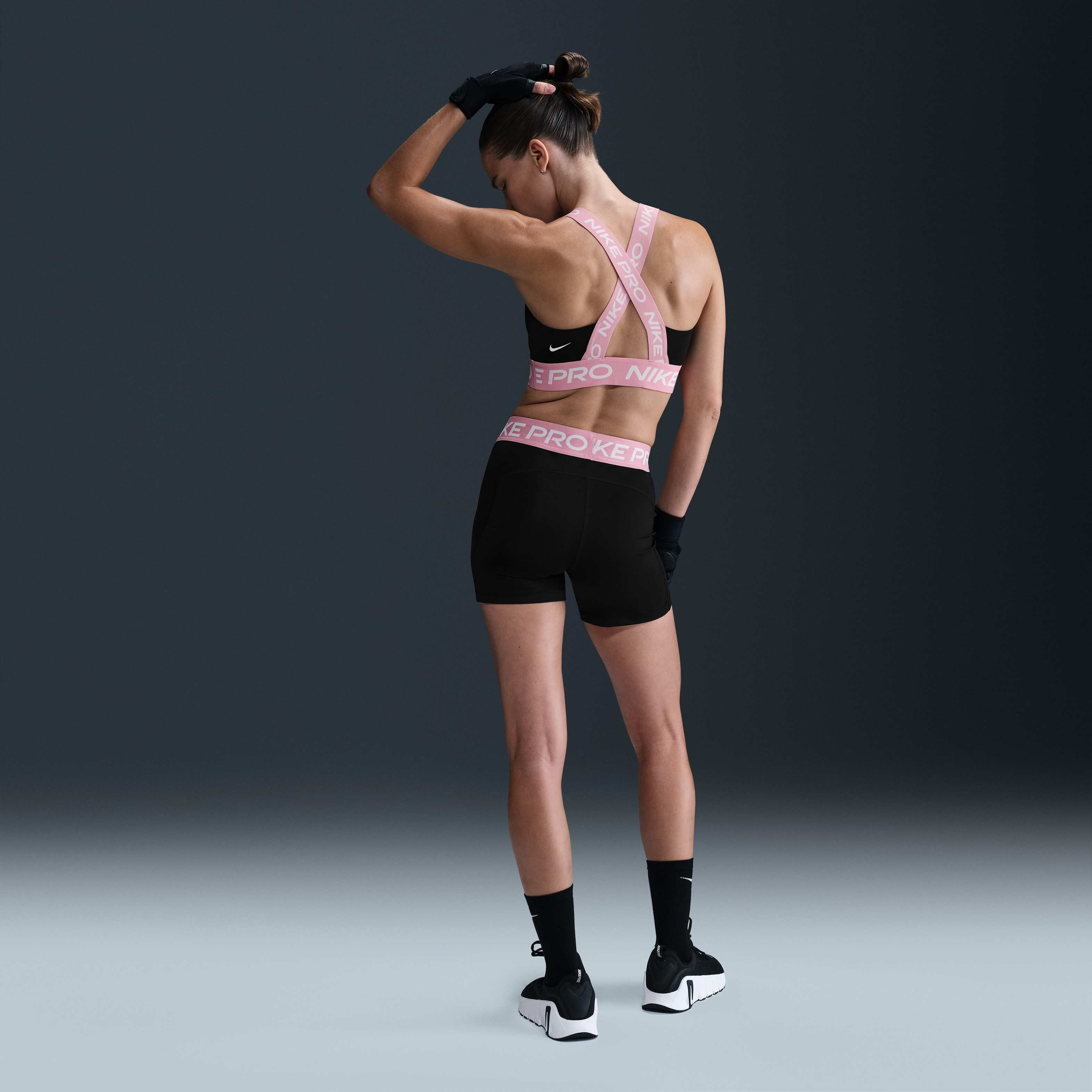Nike Pro image number 4