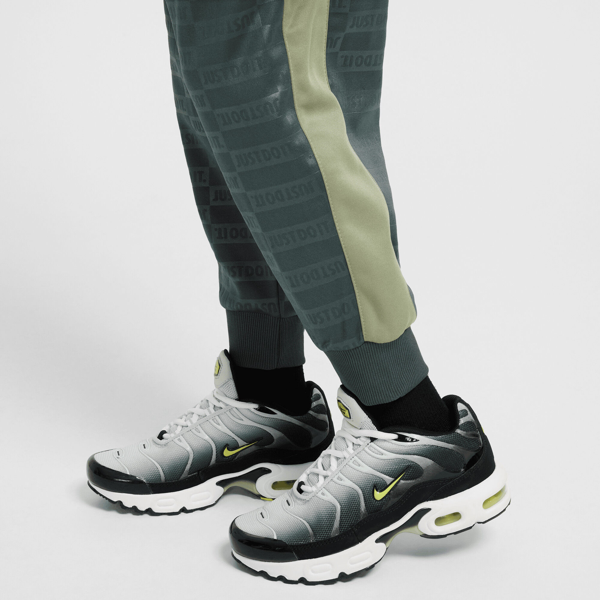 Nike Dri-FIT Sportswear Textured Club image number 7