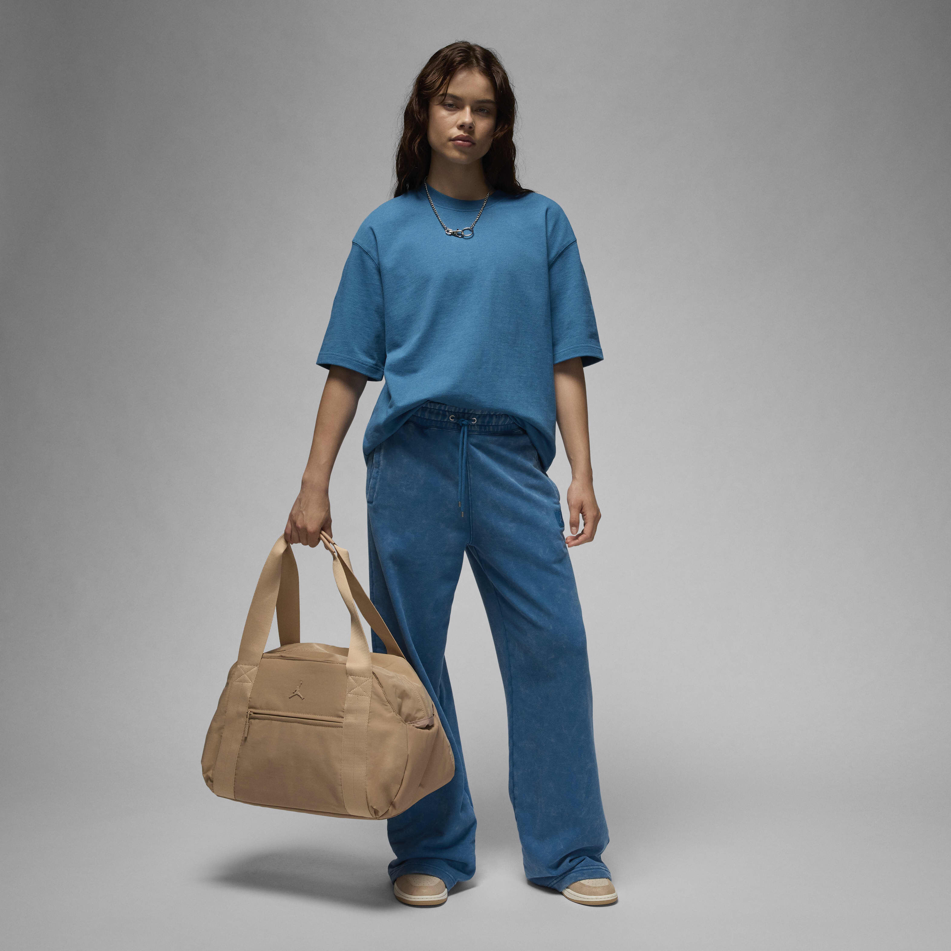 Jordan Essentials image number 4