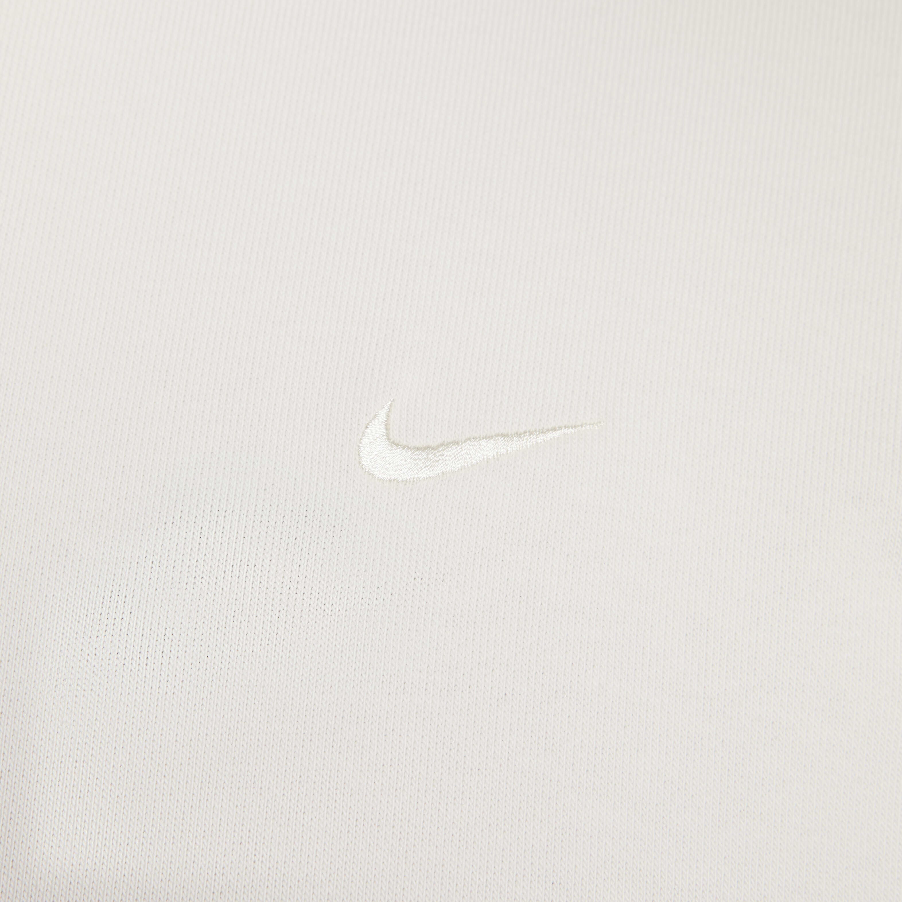 Nike Standard Issue image number 13