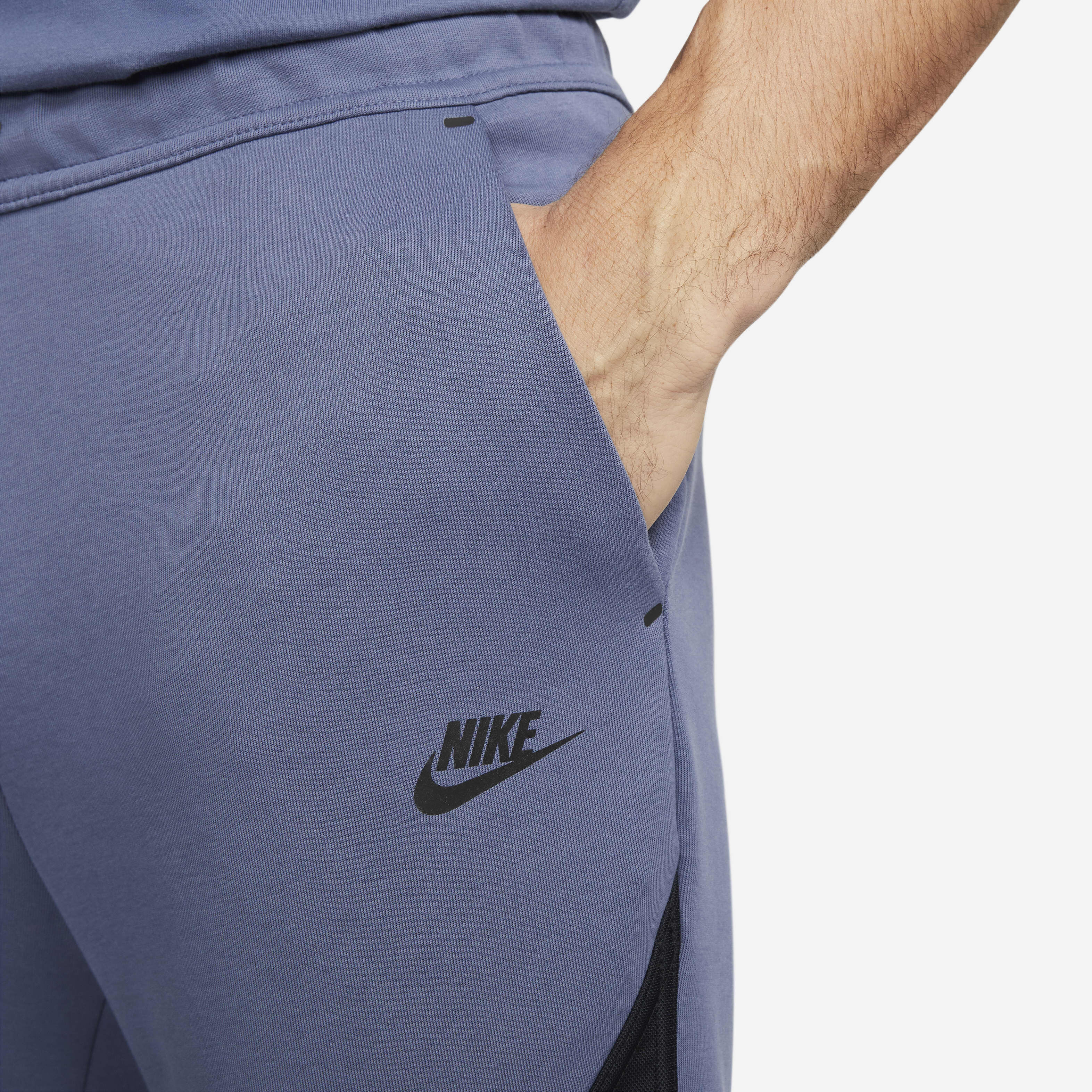 Nike Sportswear Tech Fleece image number 2