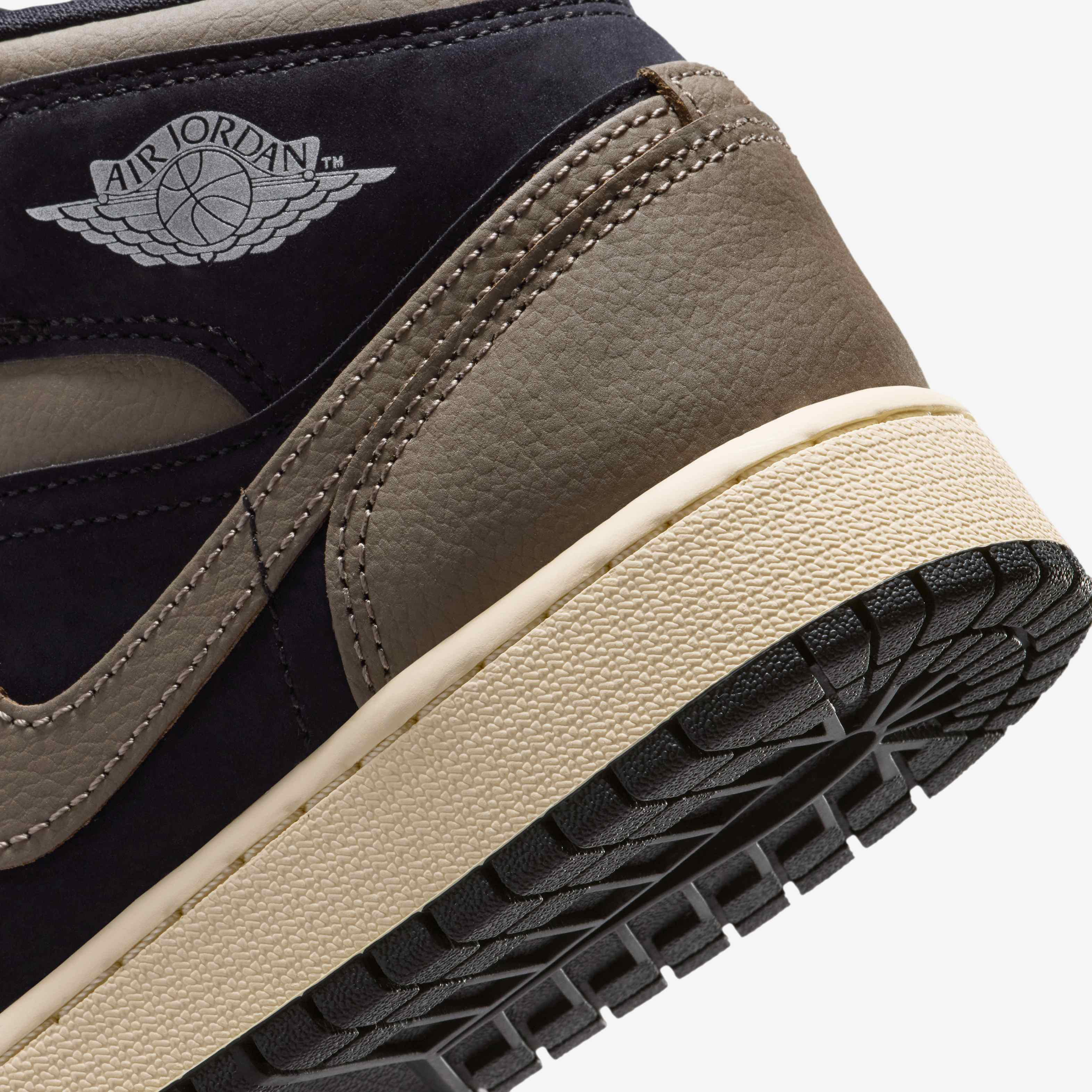 Air Jordan 1 Mid SE image number 7