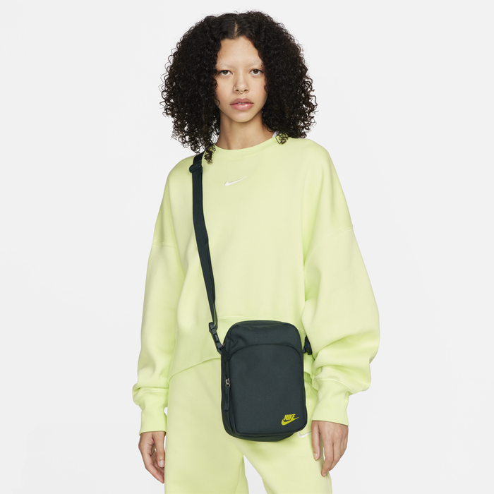 Nike heritage 2024 sling bag price