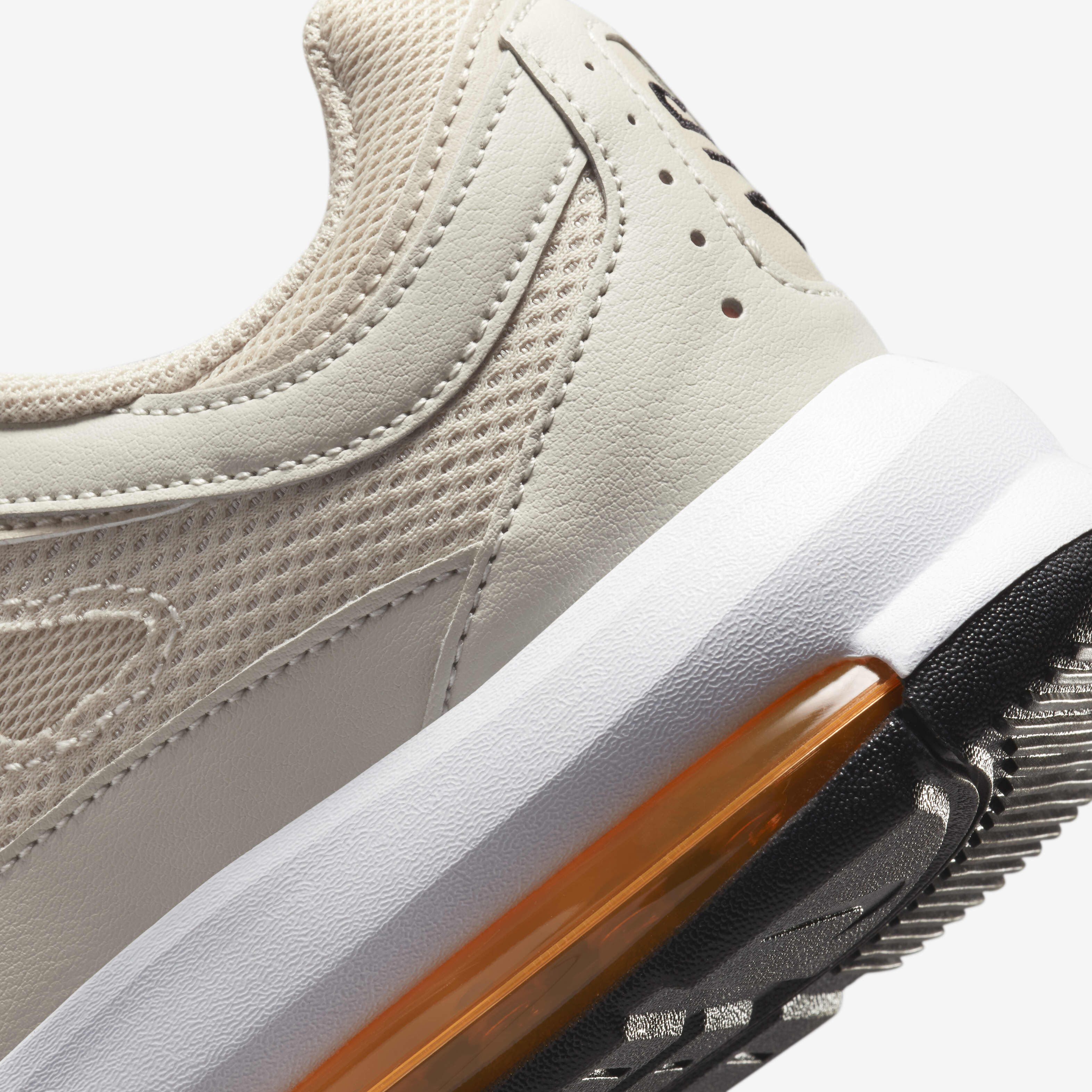 Nike Air Max AP image number 7