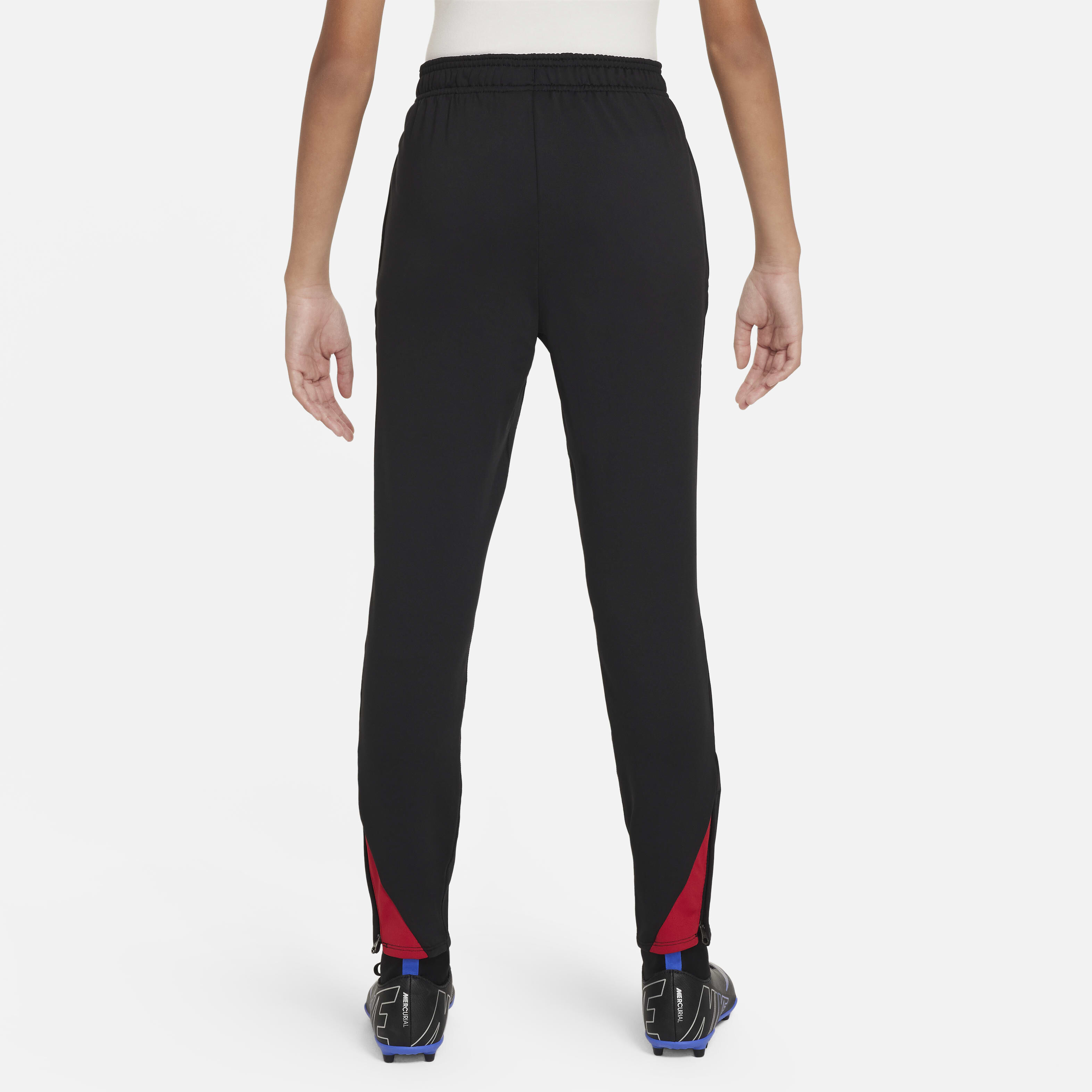 ليفربول سترايك image number 1