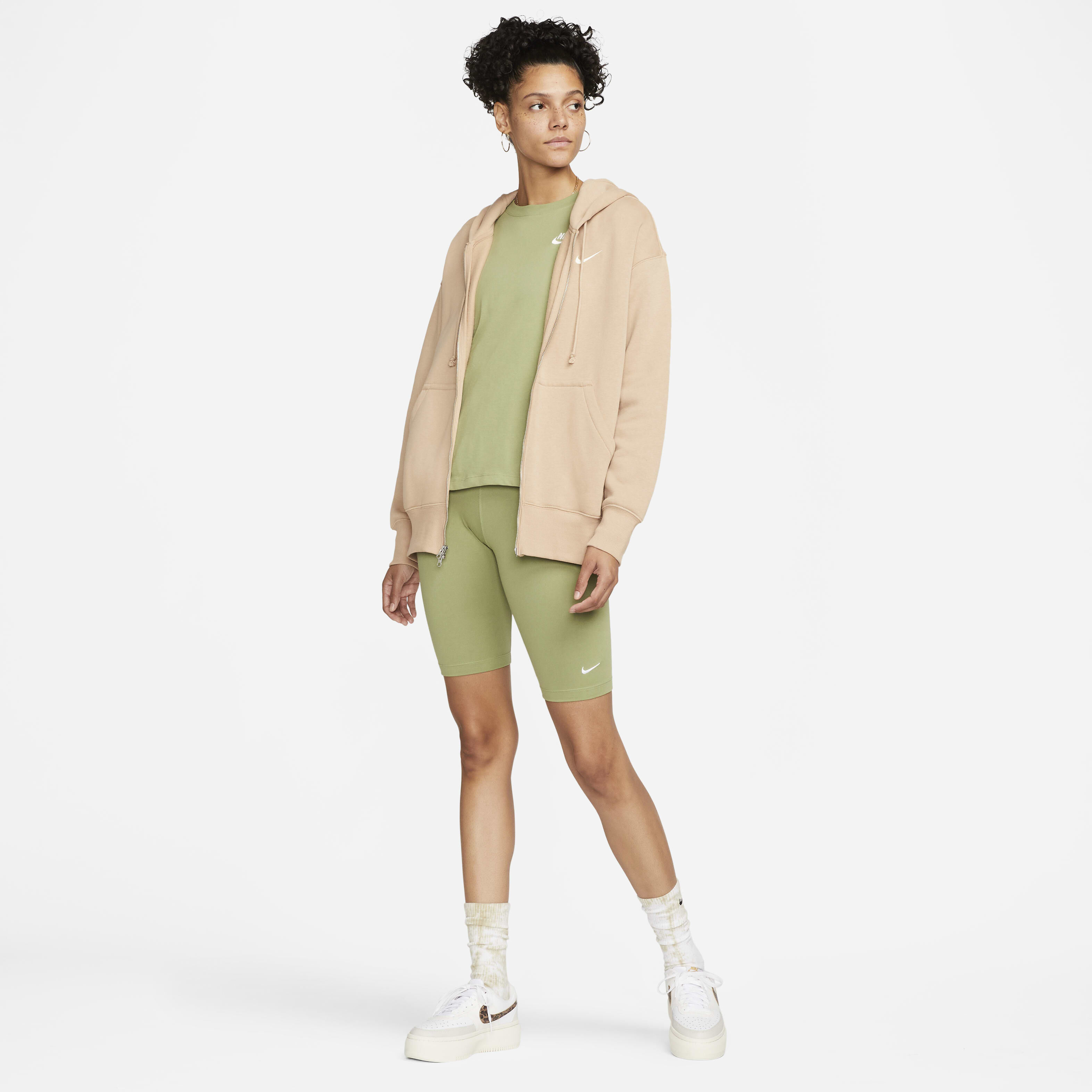 نايكي سبورتسوير اسينشال image number 4