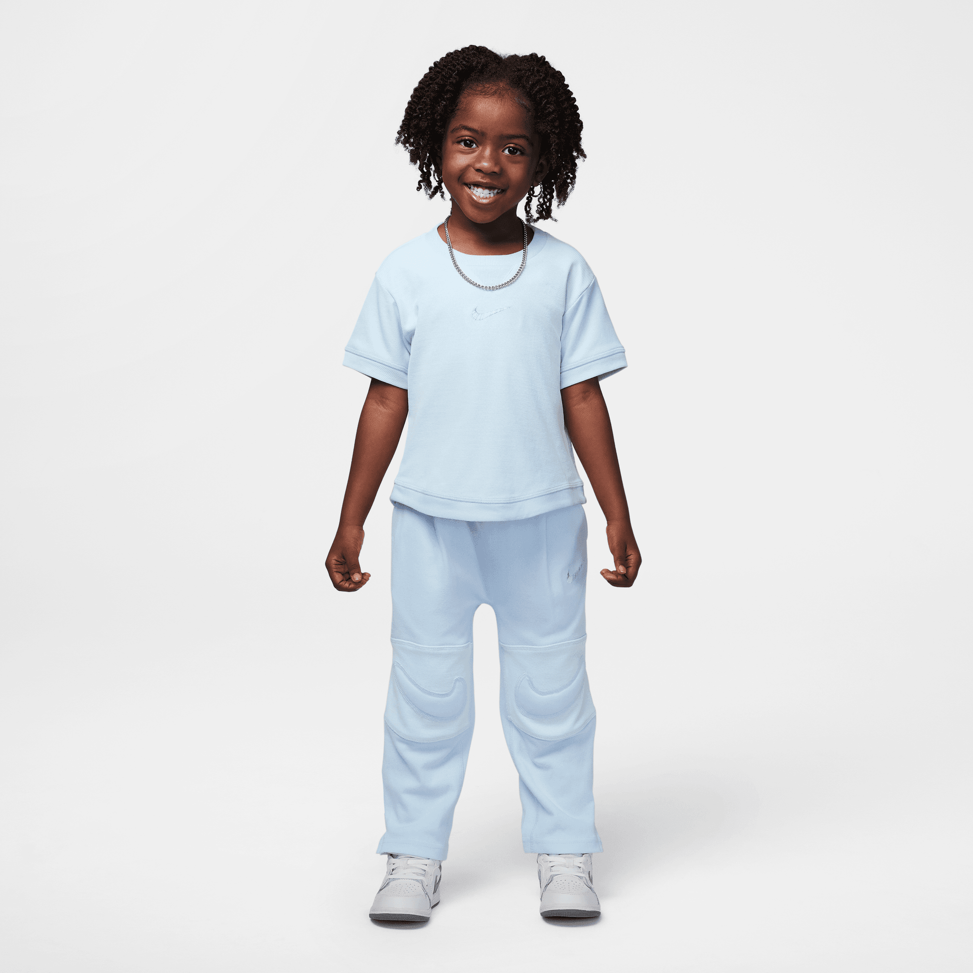 نايكي ريدي، ست! image number 0