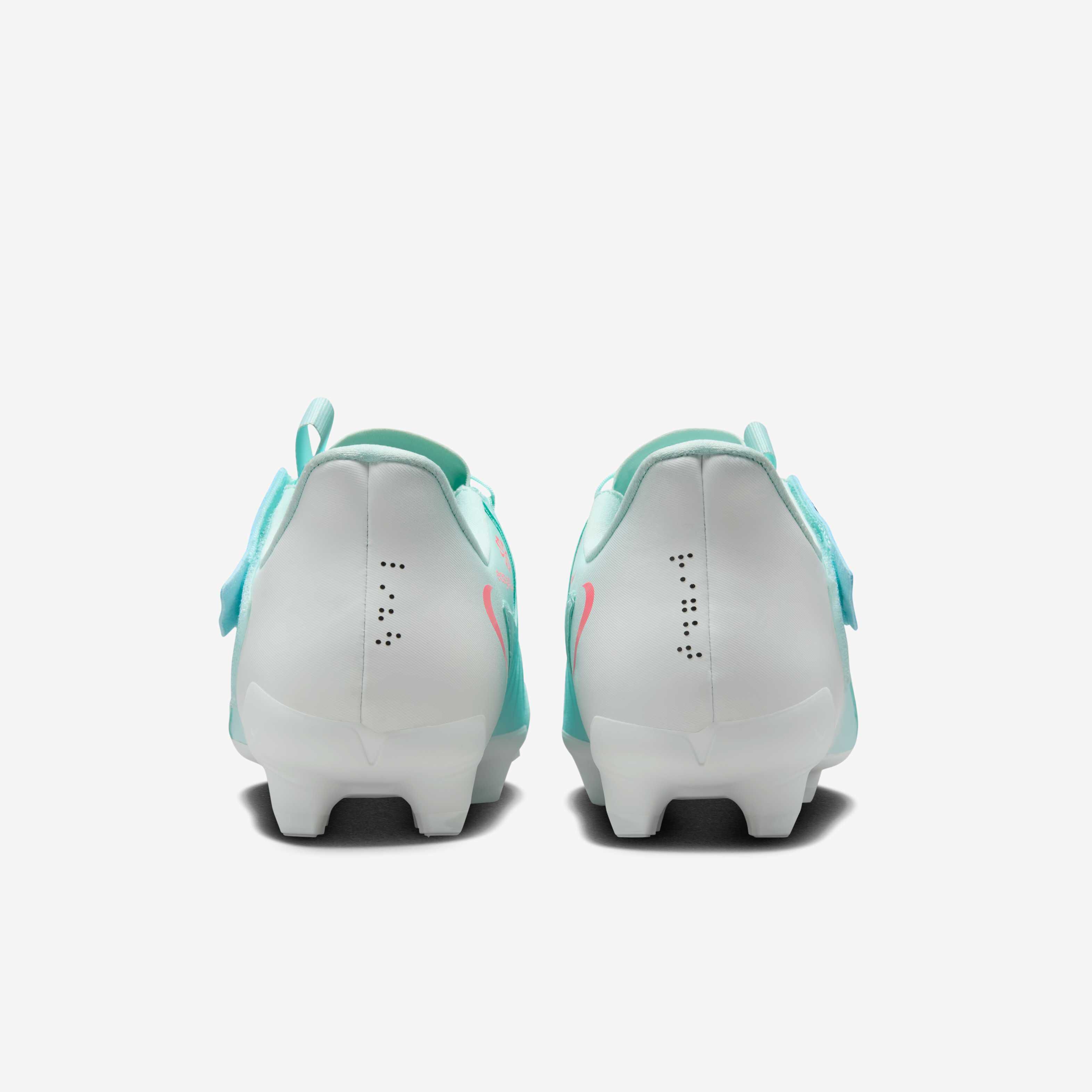 نايكي فانتوم GX 2 اكاديمي ايزي-اون image number 5