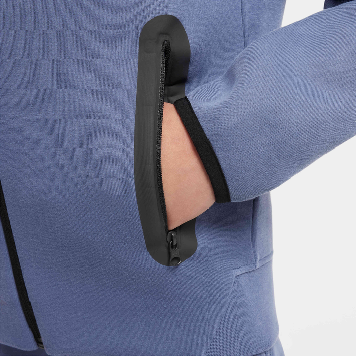 Paris Saint-Germain Tech image number 5 Paris Saint-Germain Tech image number 5