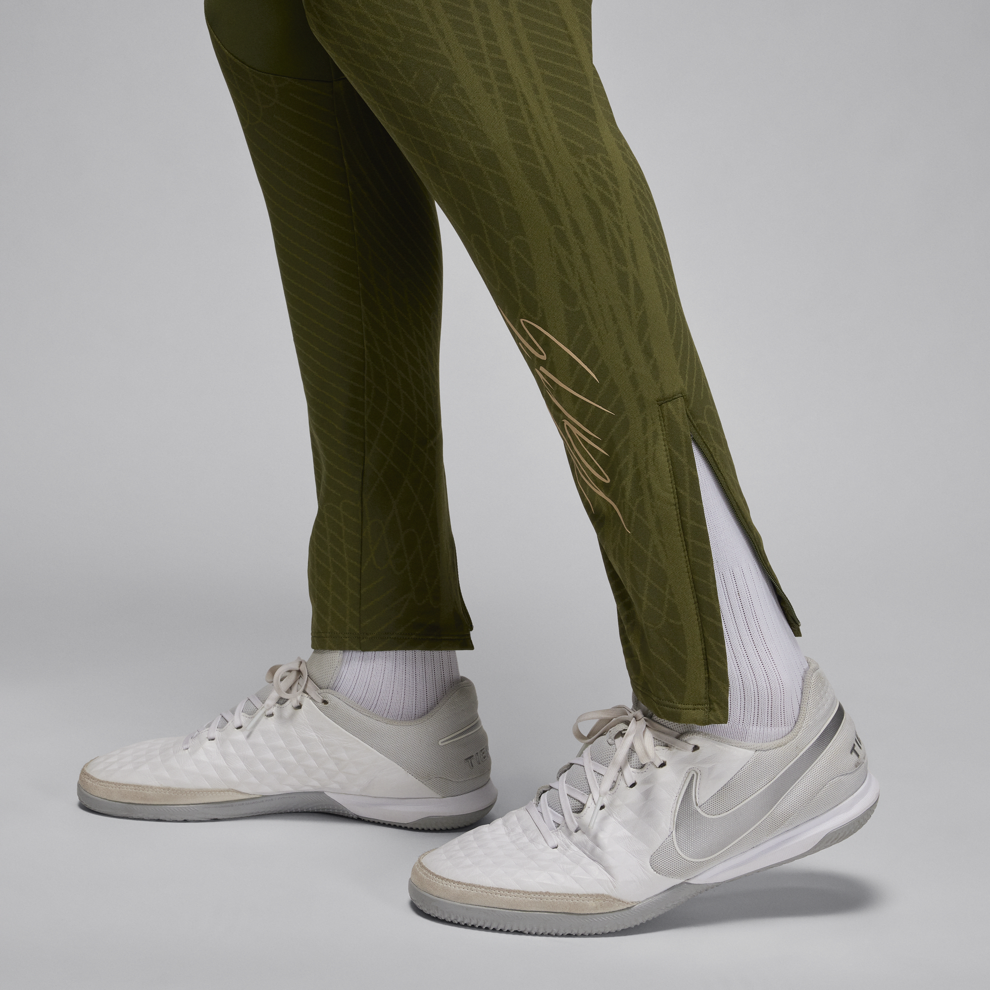 Nike swift sequoia shop