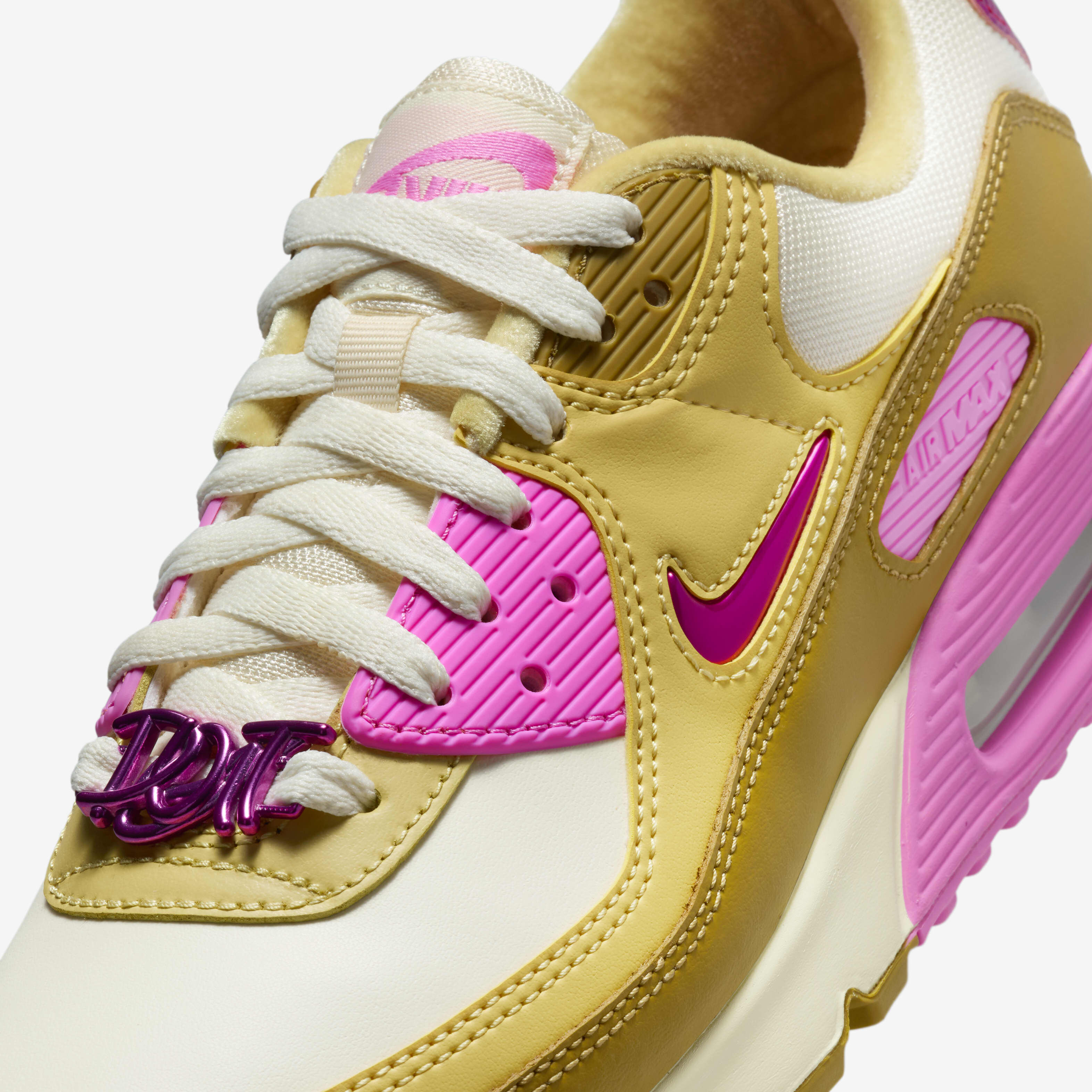 Buy Nike Air Max 90 SE Women s Shoes Nike Saudi Official