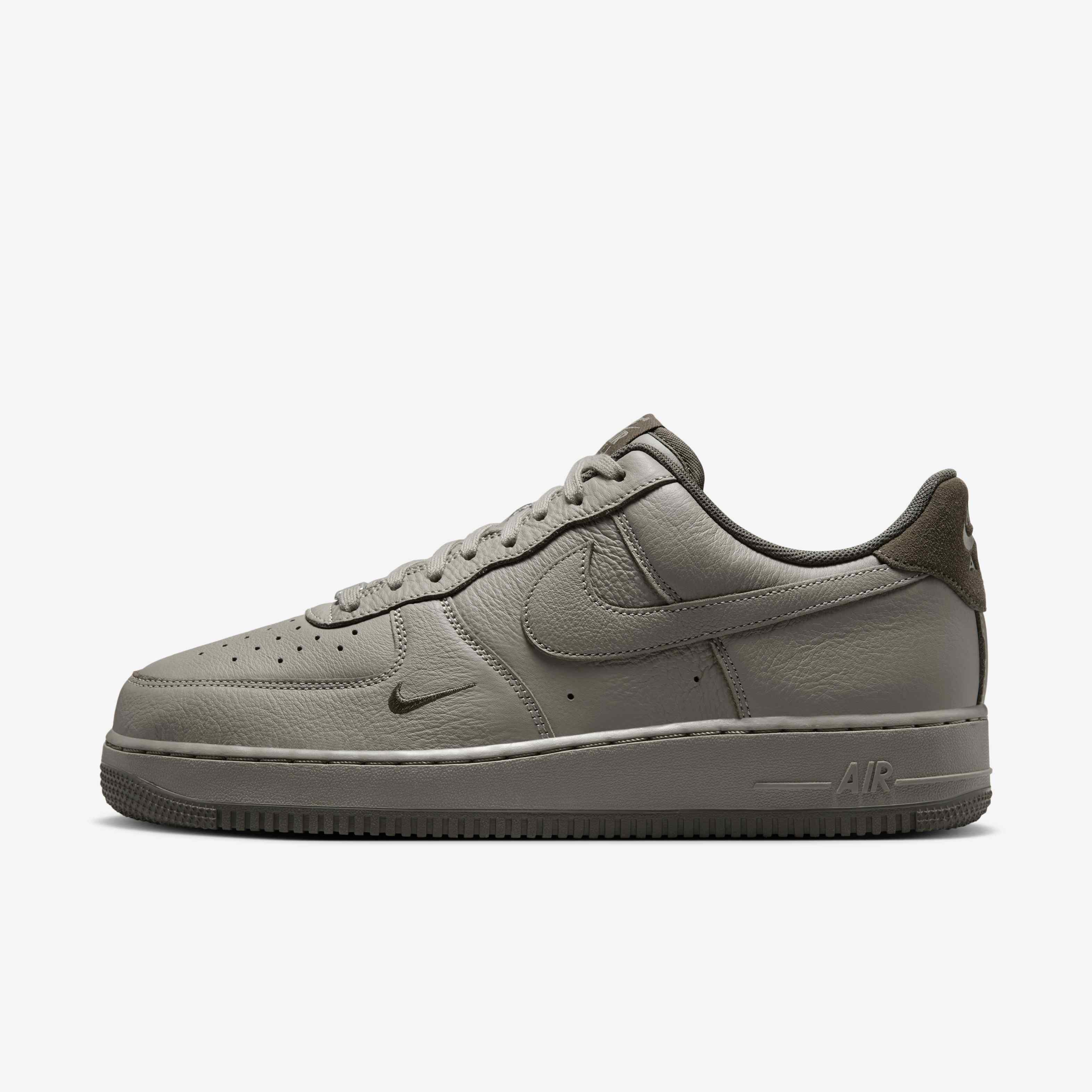 Nike Air Force 1 '07 LV8 image number 0
