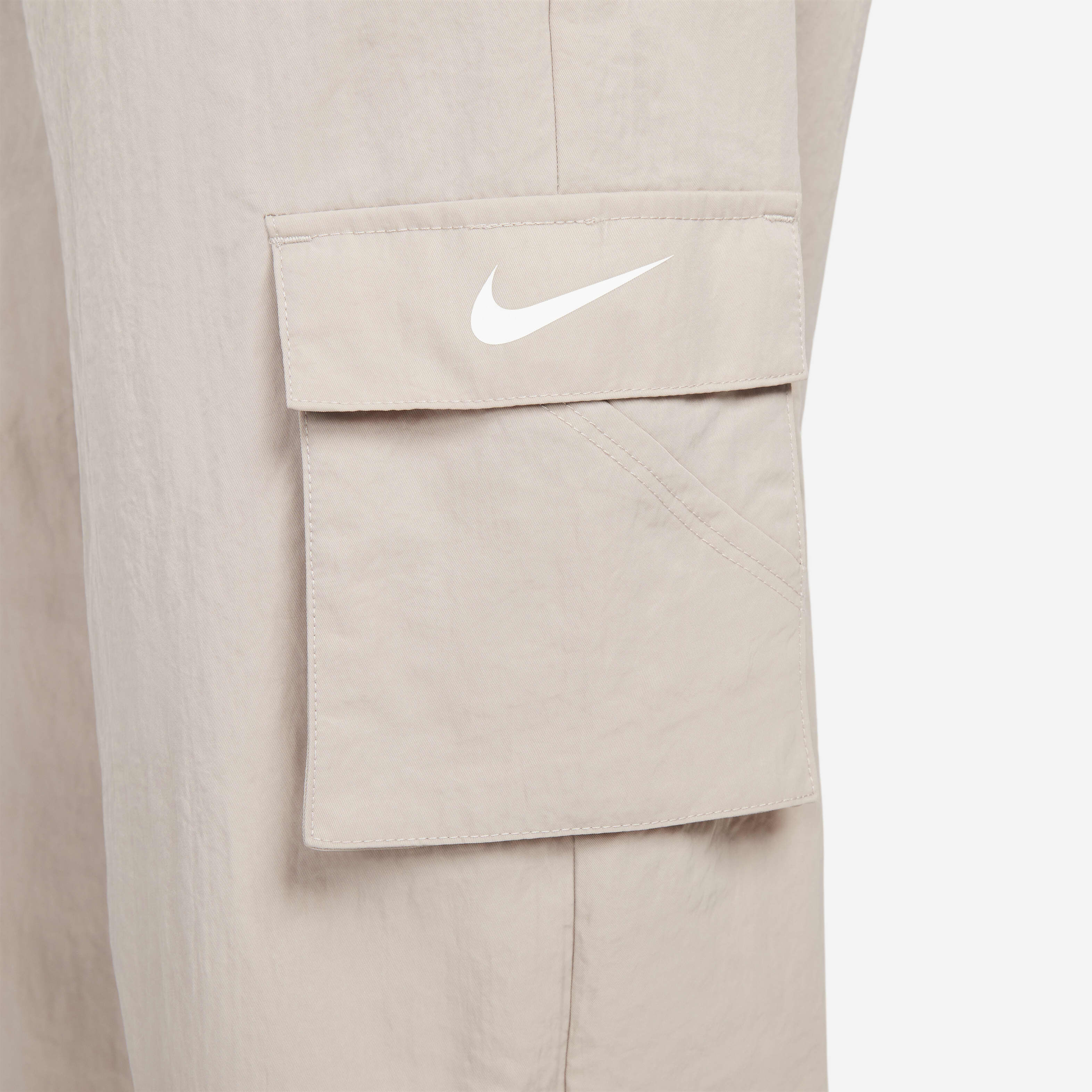 Nike Sportswear Essential image number 3