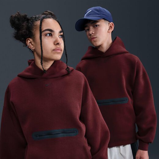 نايكي سبورتسوير تك فليس