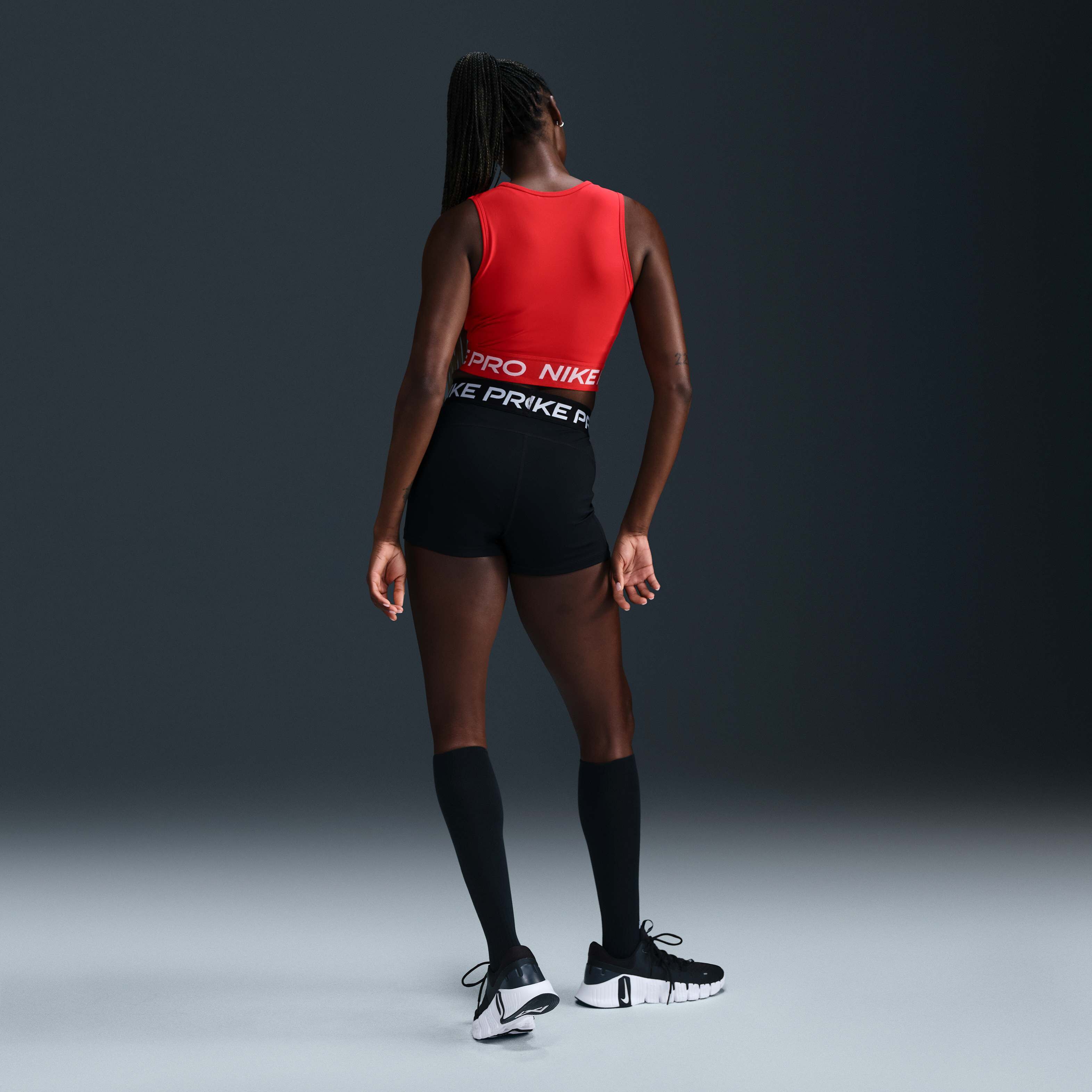 Nike Pro image number 4