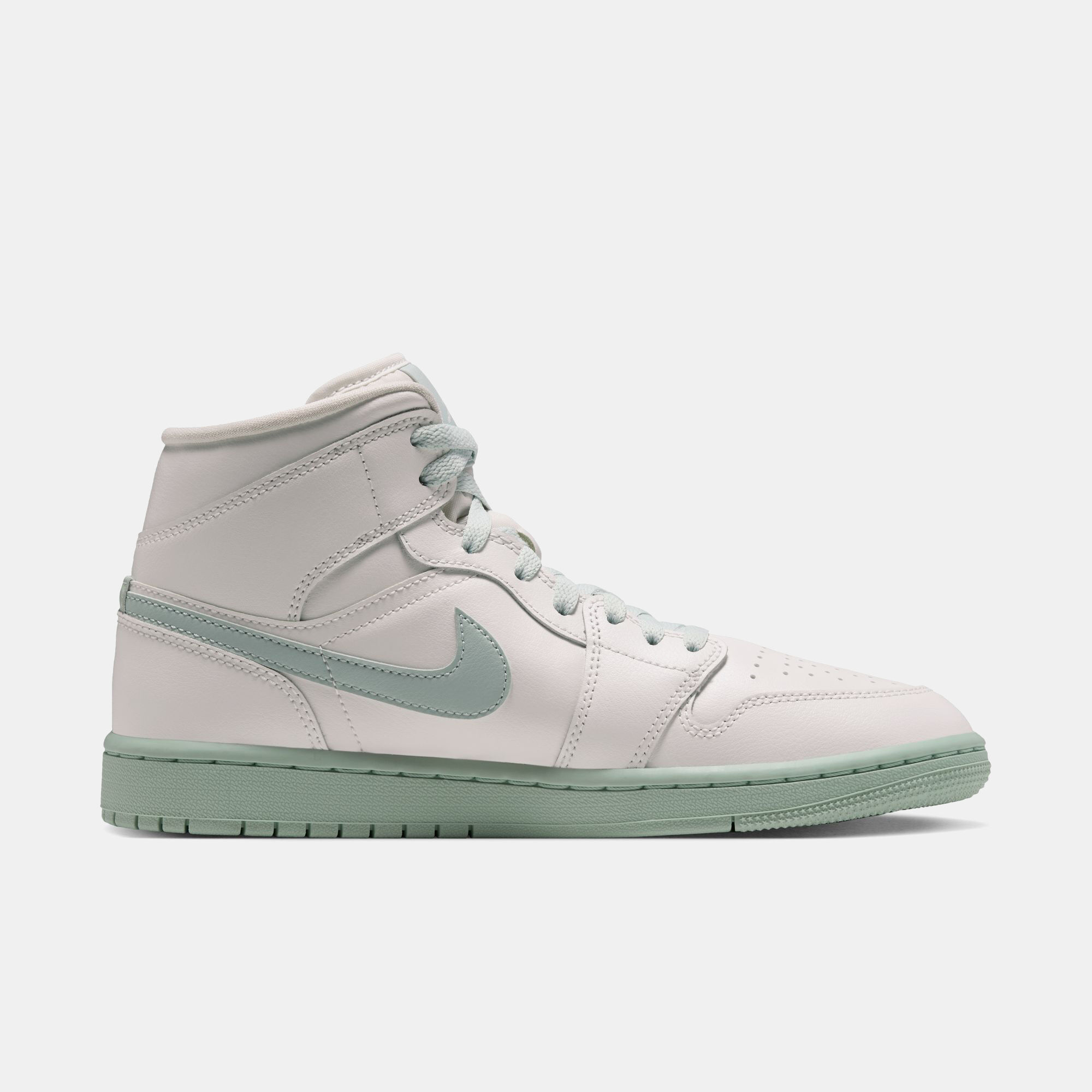 Air Jordan 1 Mid image number 7