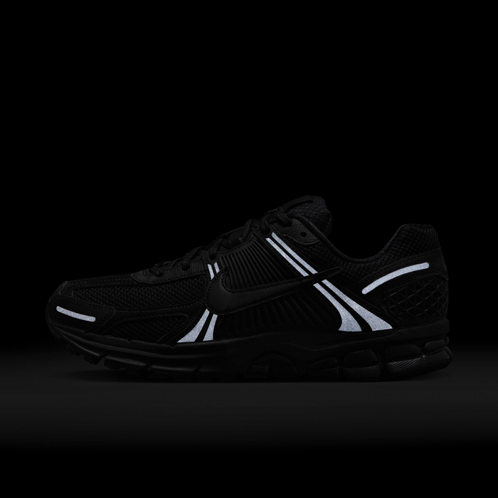 Buy Nike Zoom Vomero Men's Shoes Black/Black Nike Saudi
