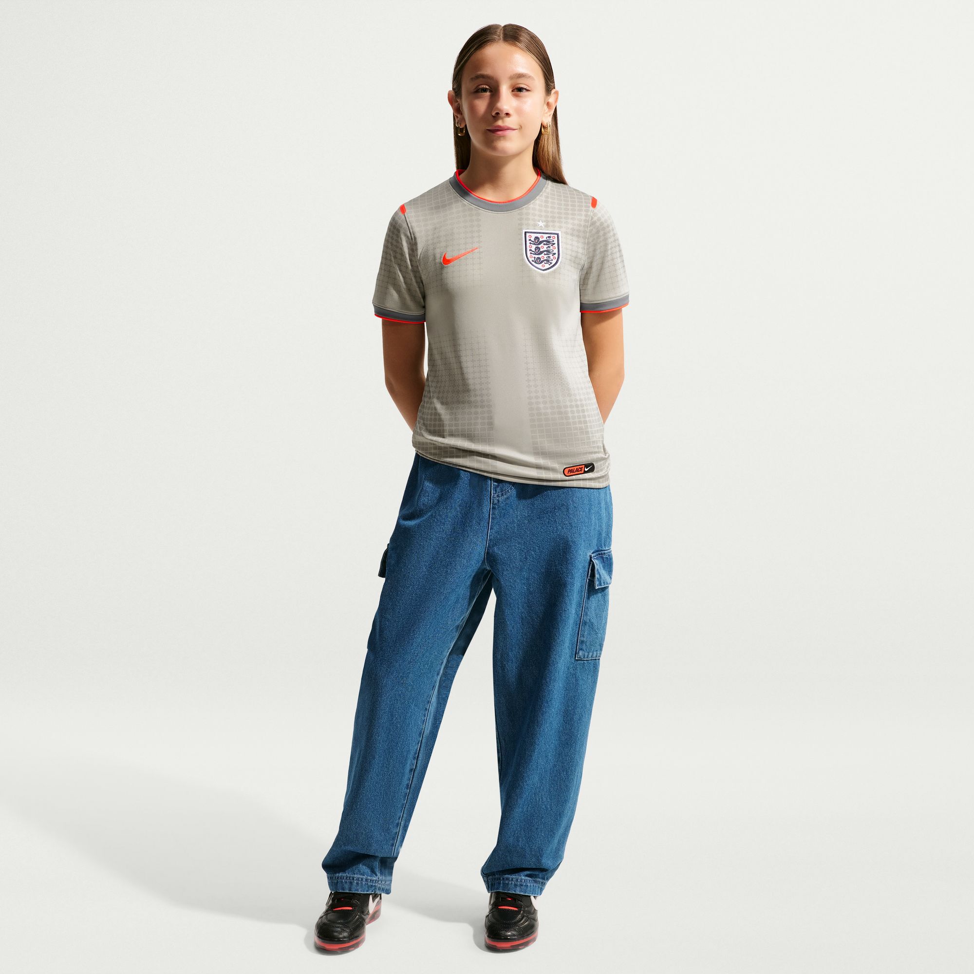 ジュニアスタイル　No.6 No.14 Buy England x Palace Older Kids' Short-Sleeve Football Top
