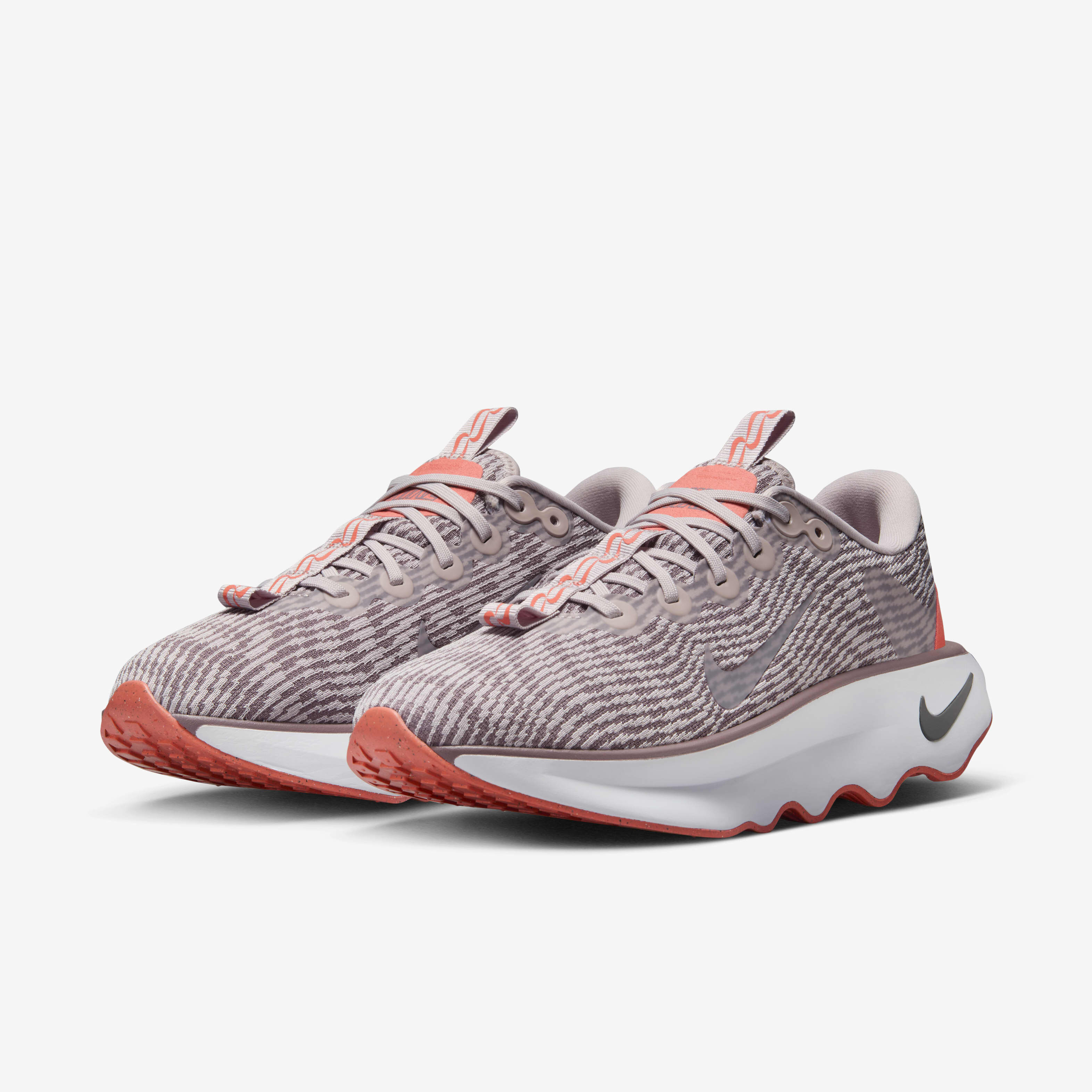 Nike Motiva image number 4