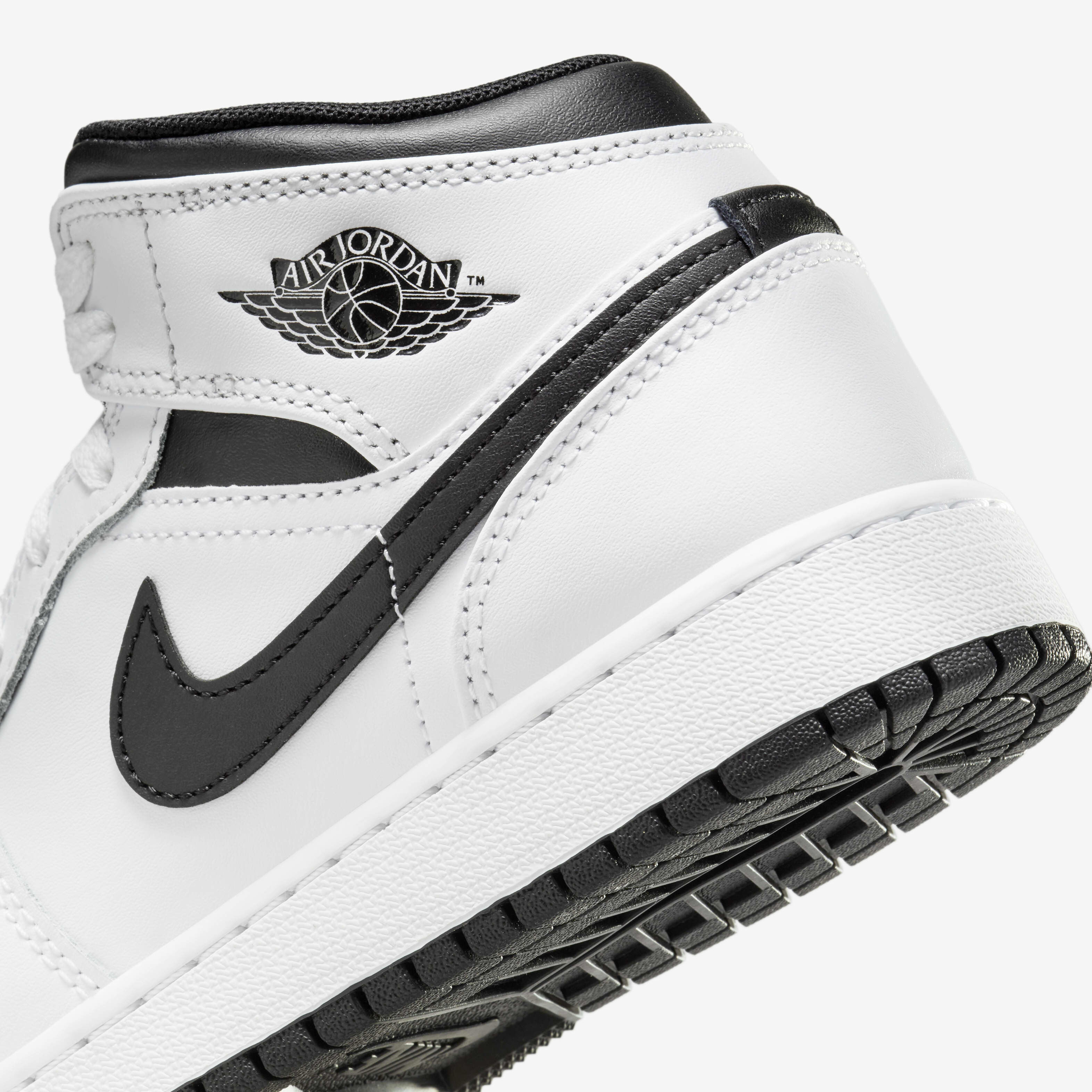 Air Jordan 1 Mid image number 7