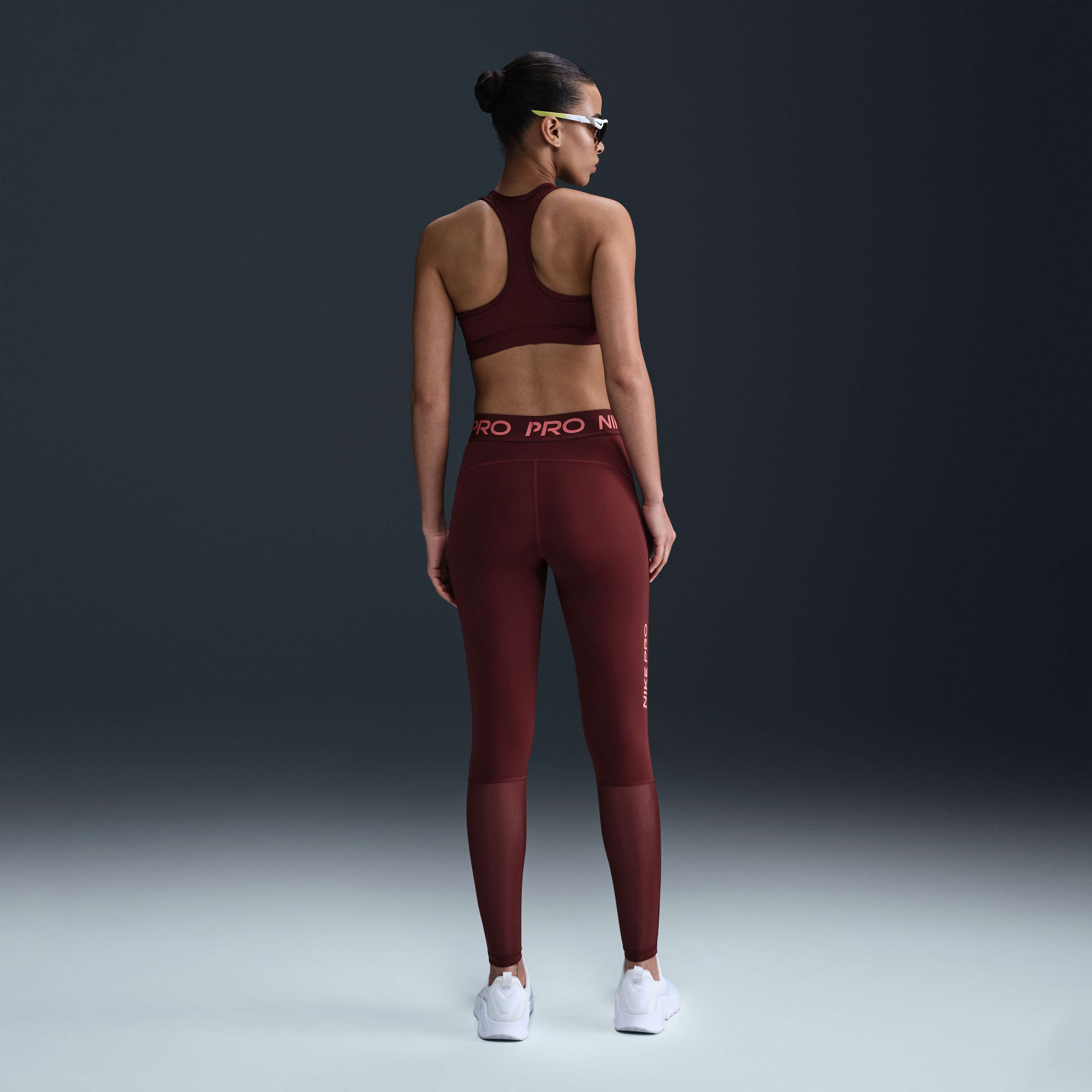 Nike Pro image number 3