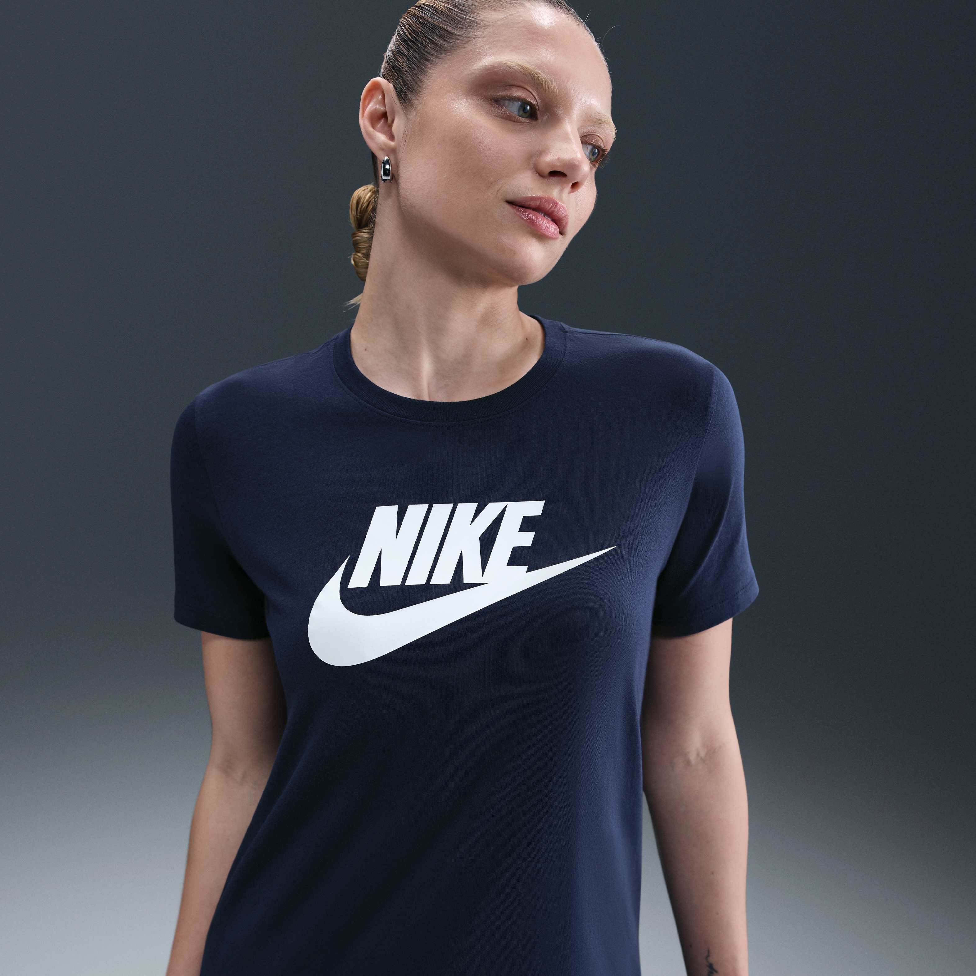 Nike Sportswear Essentials image number 0