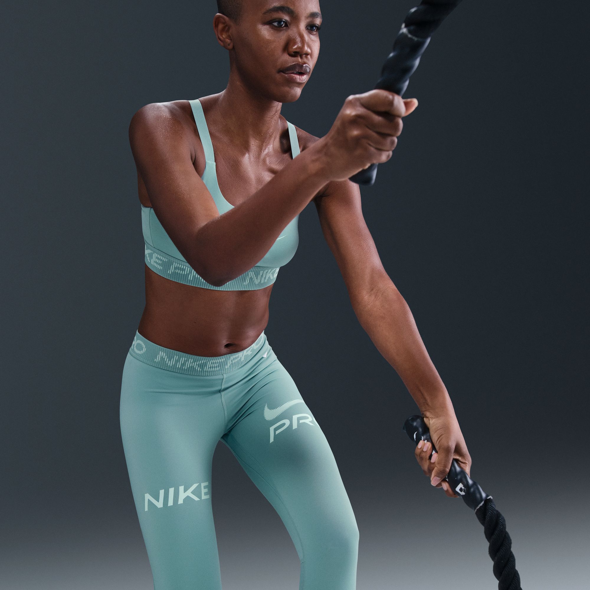 Nike Pro image number 9