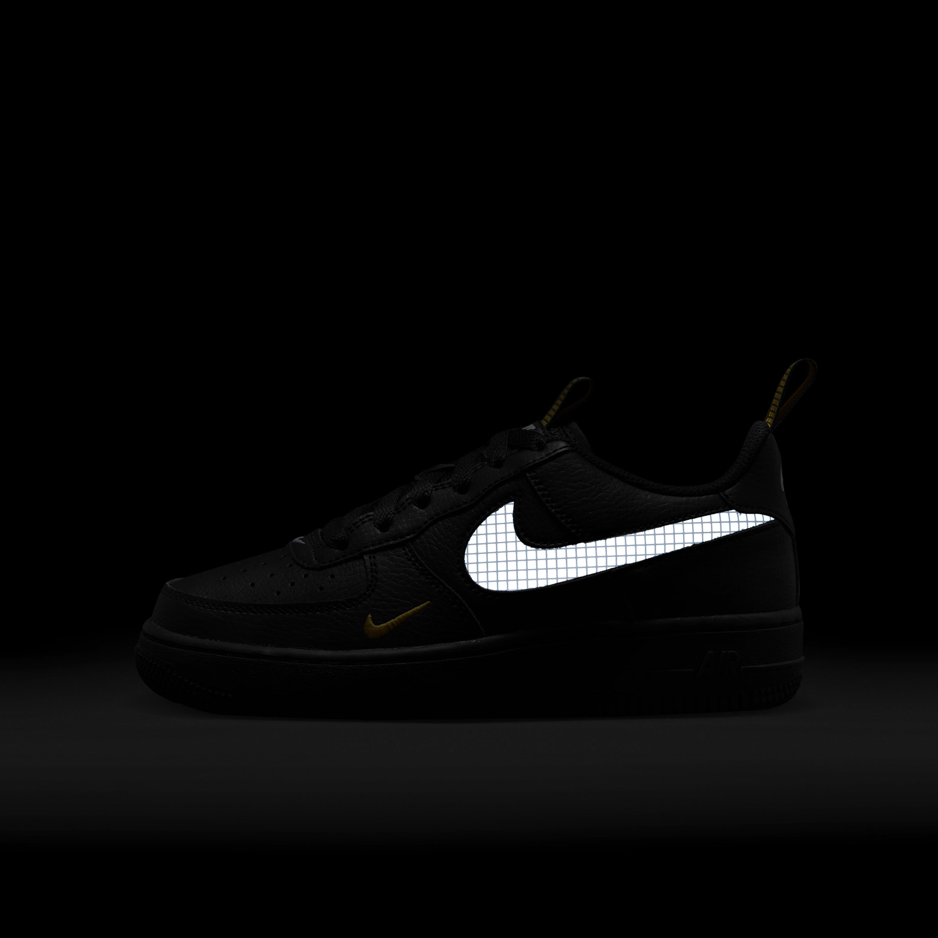 Nike air force 1 lv8 size 9 online