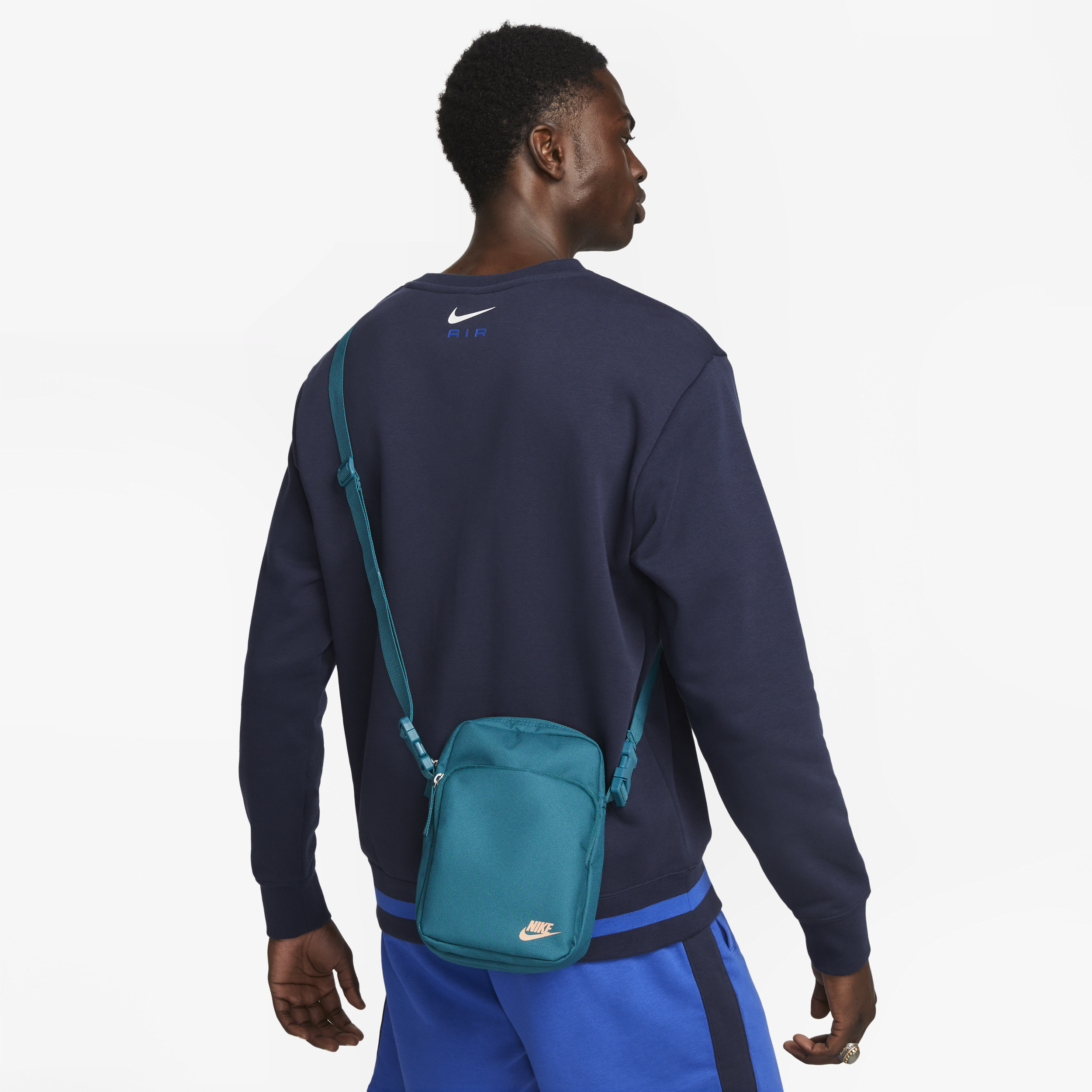 Nike men's online crossbody bag