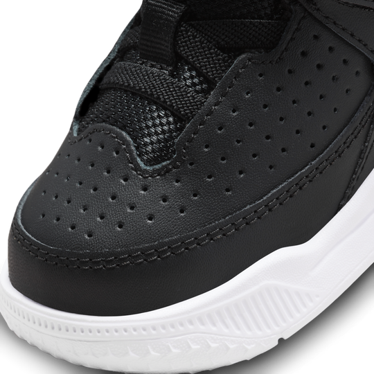 Nike sm sales aura contact number