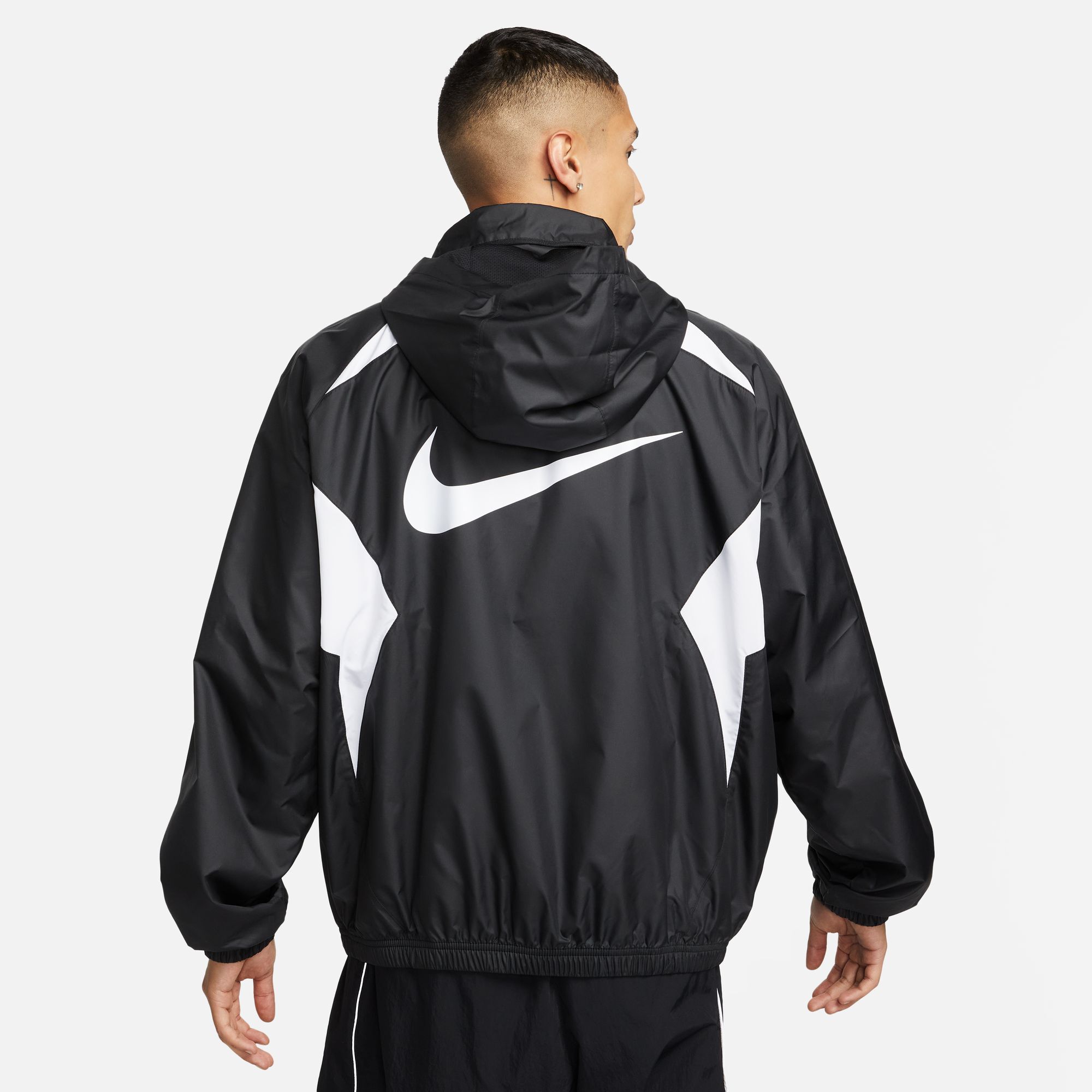 Nike windbreaker jacket black and white clearance