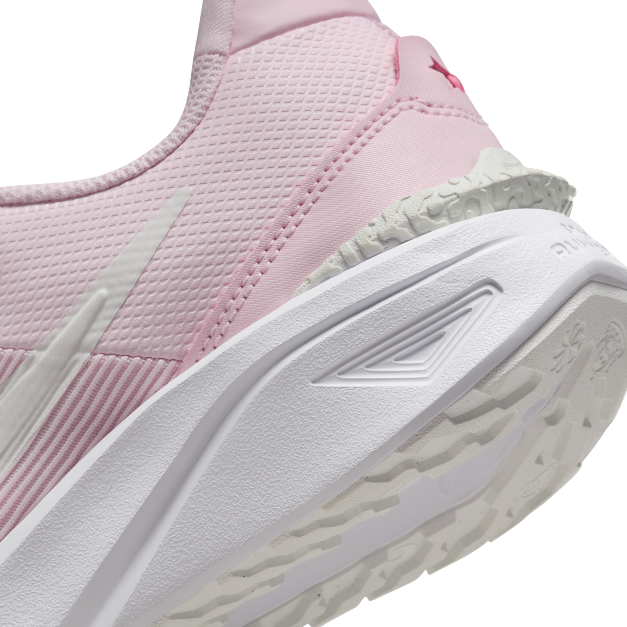 Shop Star Runner 4 Older Kids Road Running Shoes Nike KSA