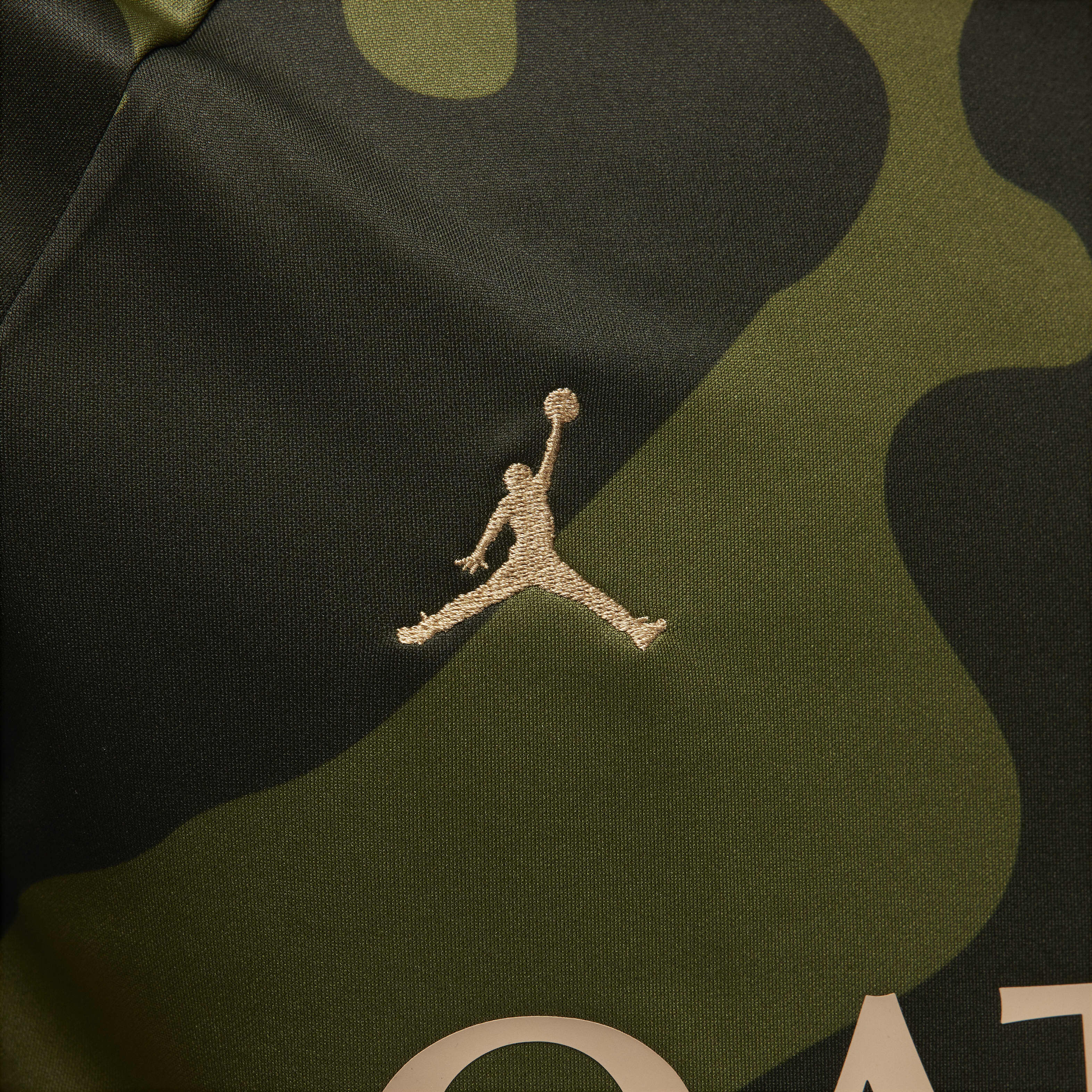 Paris Saint-Germain Academy Pro Fourth image number 3