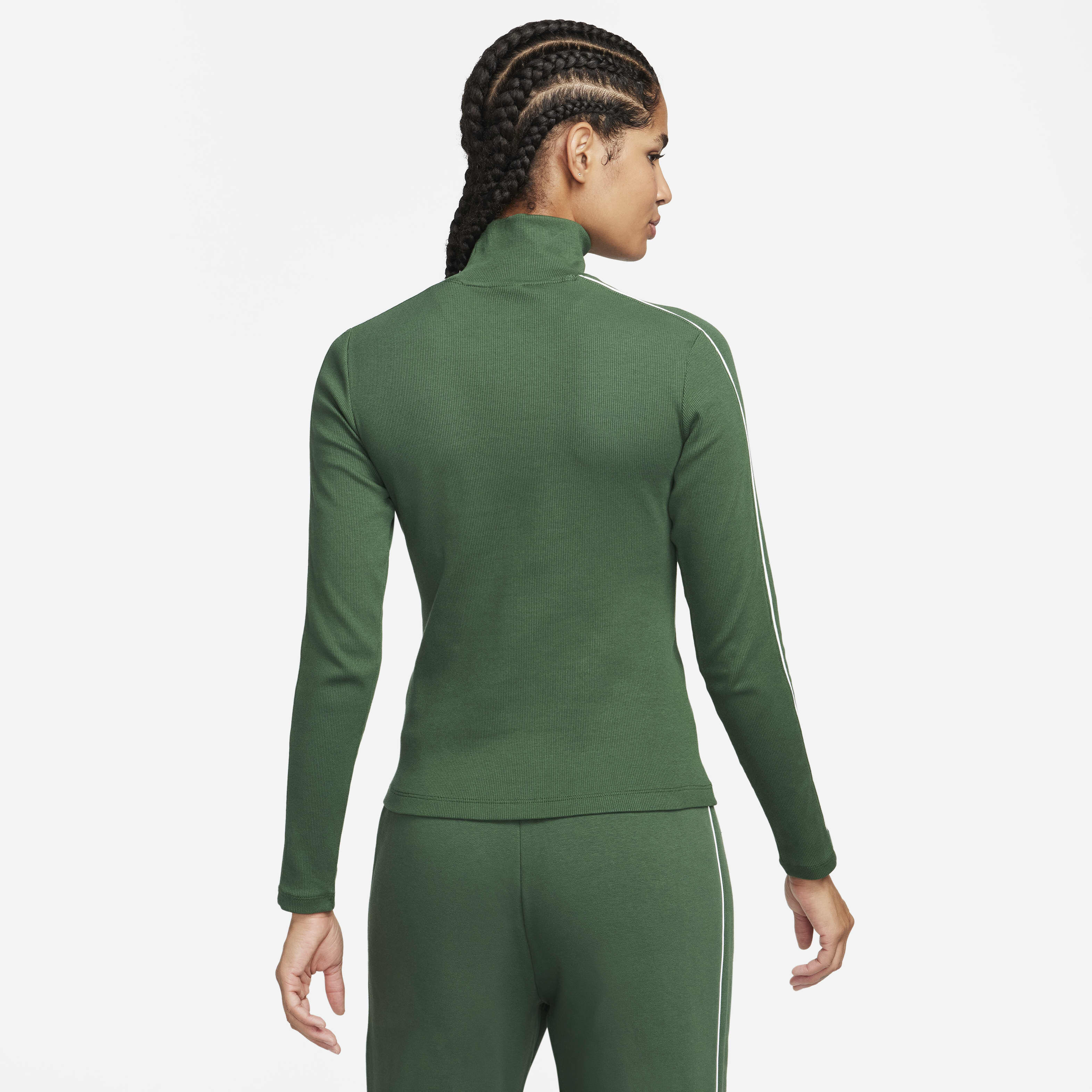 نايكي سبورتسوير image number 1