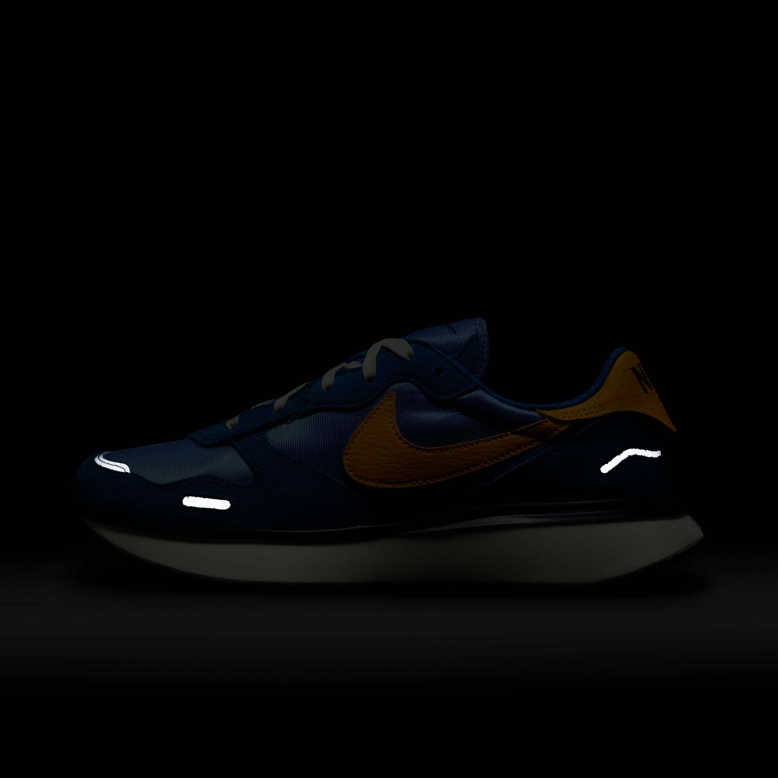 Nike Phoenix Waffle image number 10