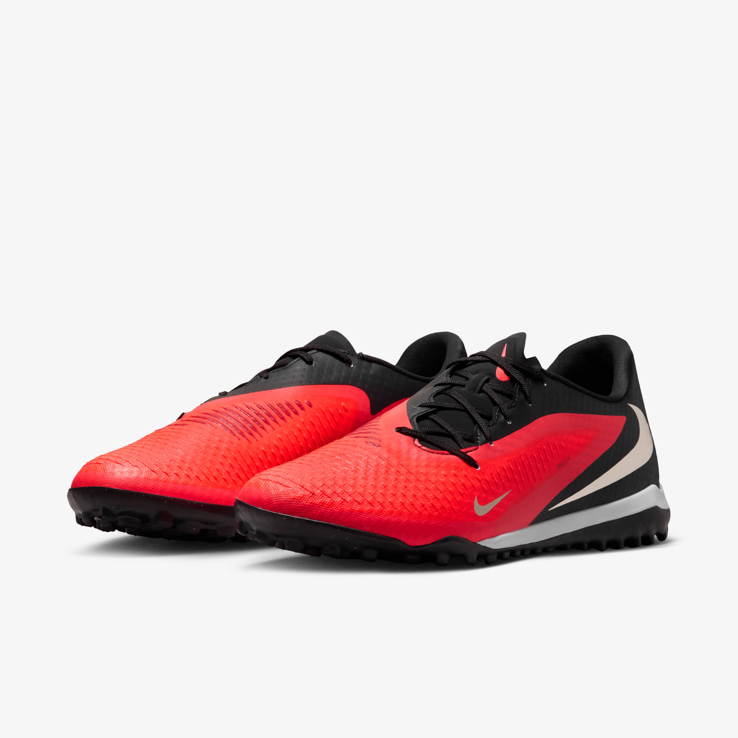 Nike Phantom 6 Low Academy image number 4