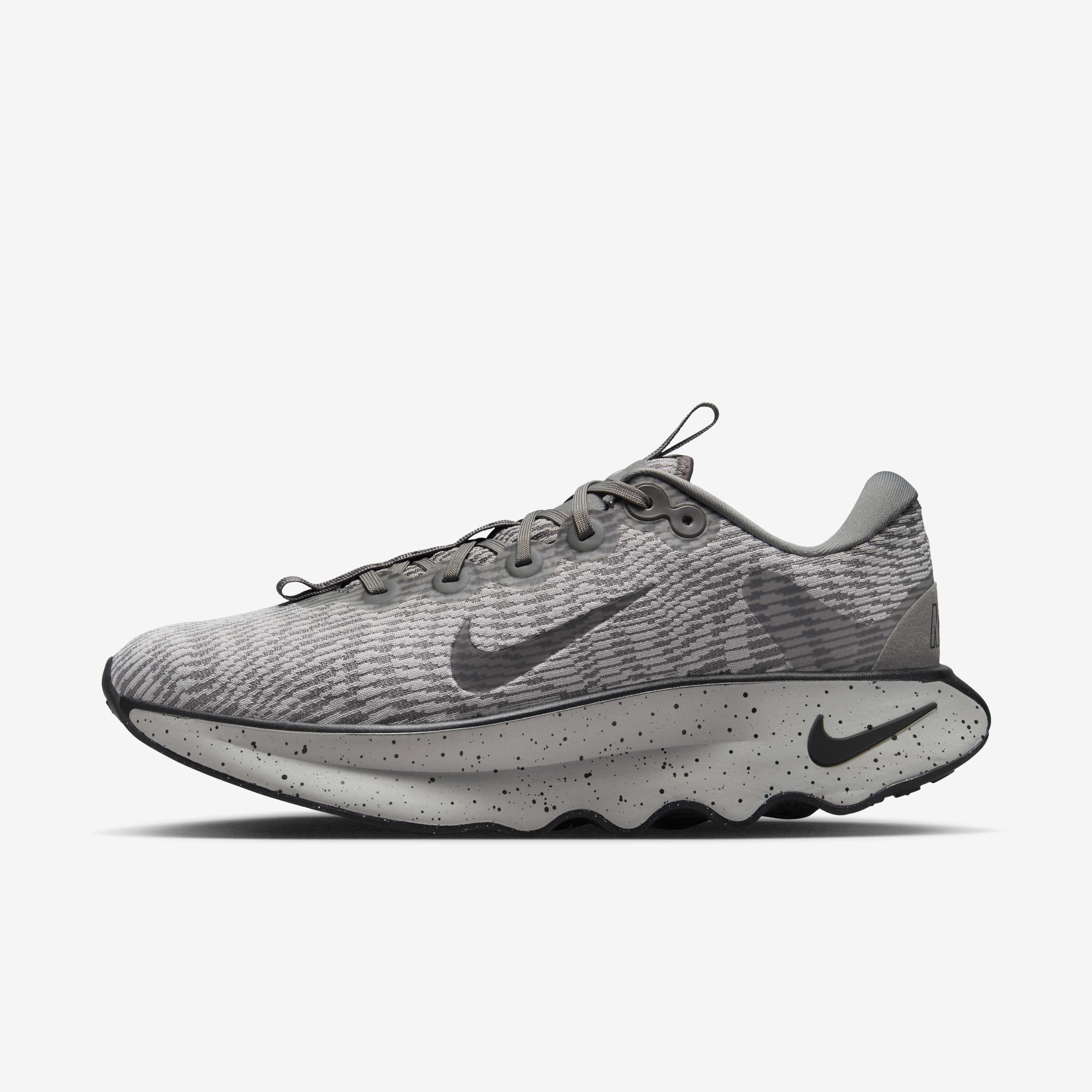 New nike lace up shoes deals