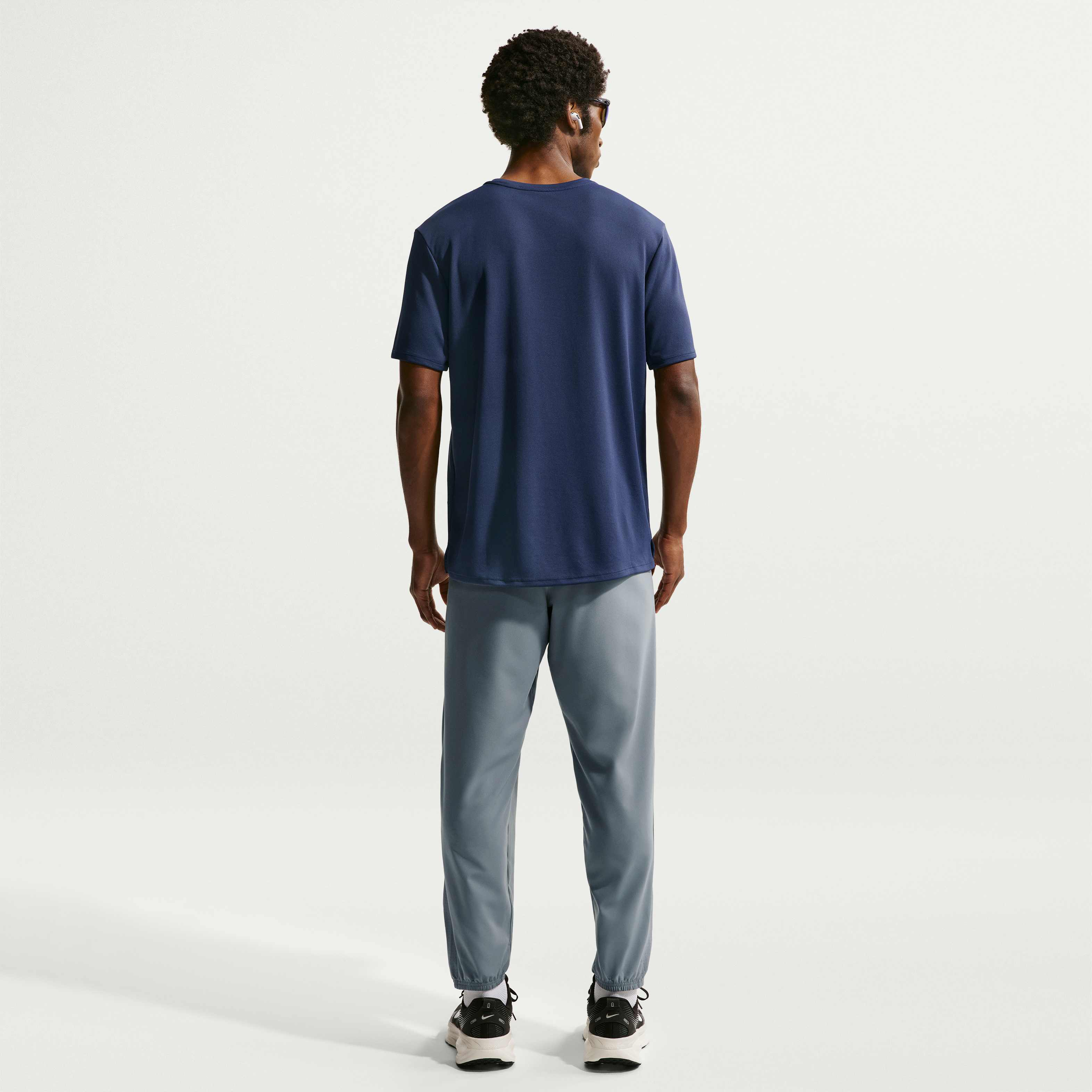 نايكي ميلر image number 4