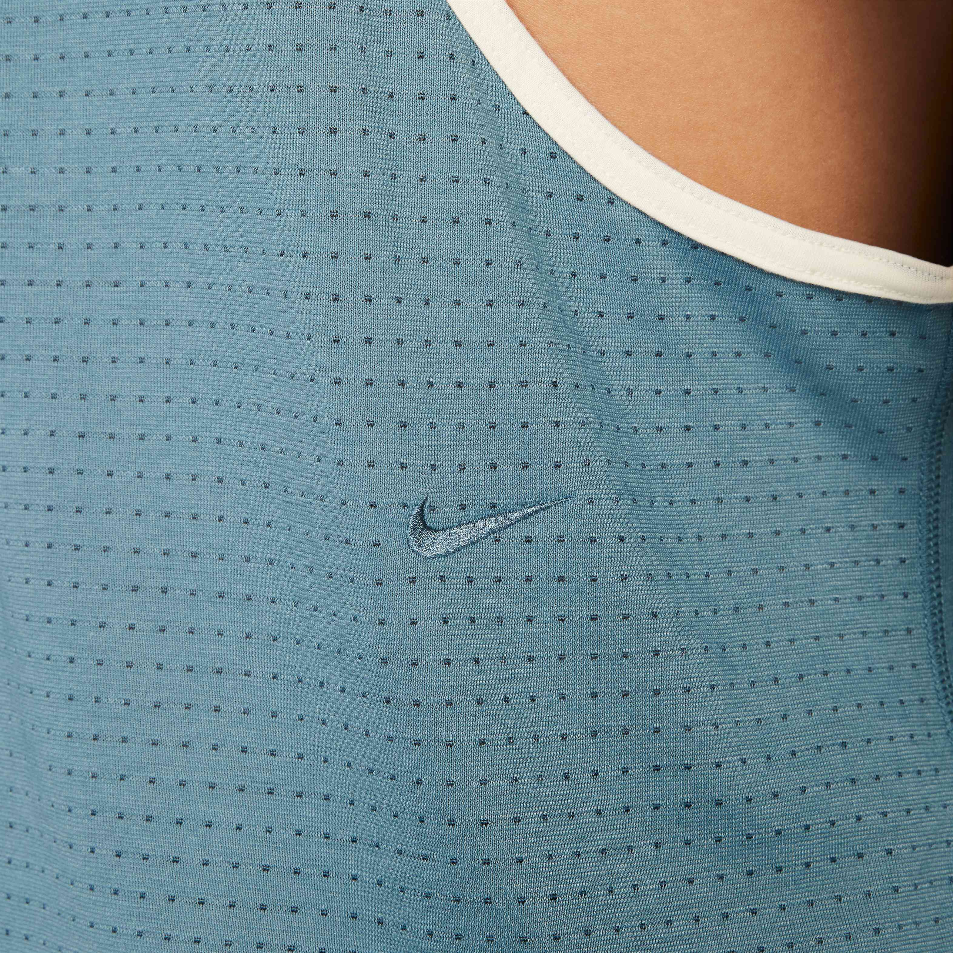 Nike Heritage image number 4