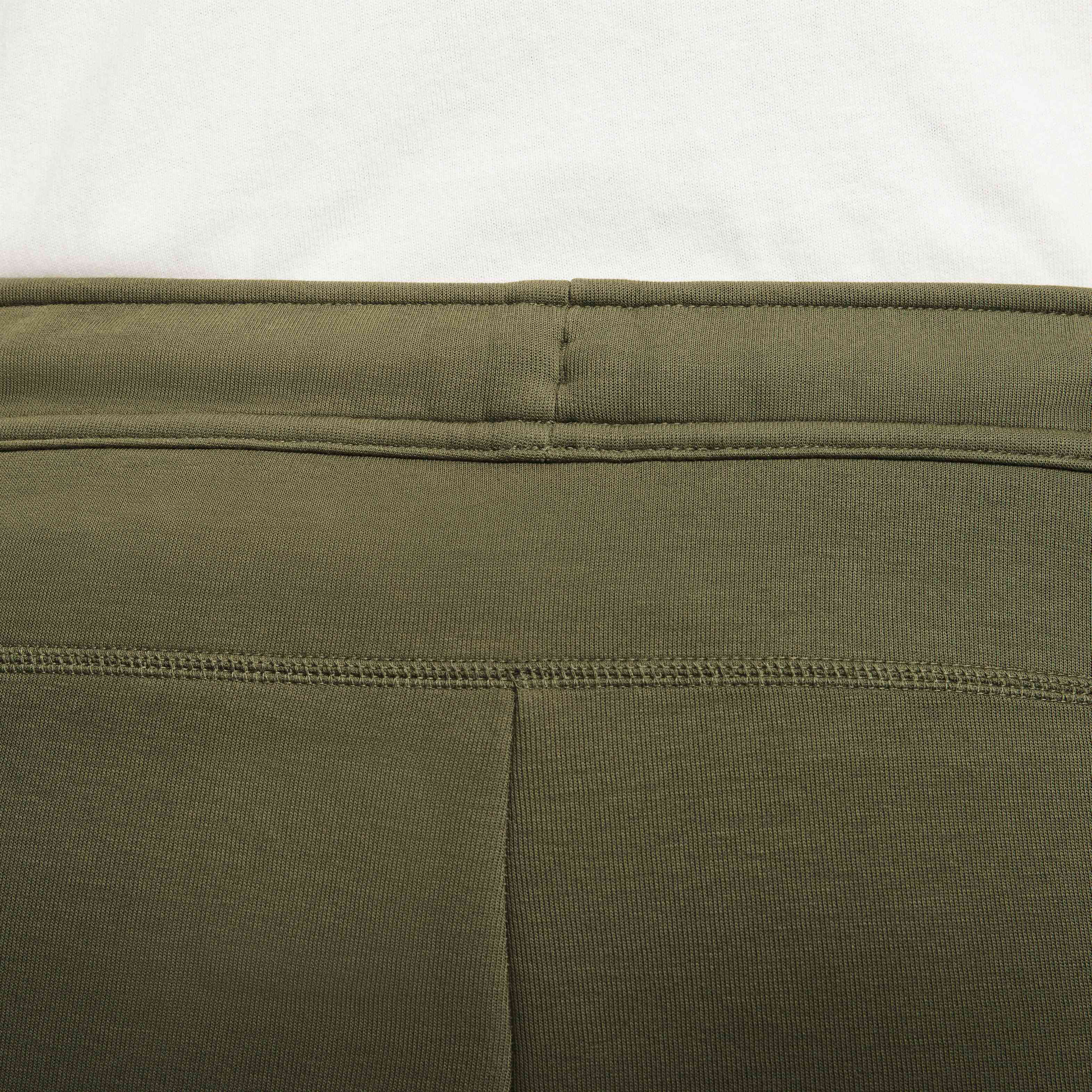 Nike Sportswear Tech Fleece image number 17