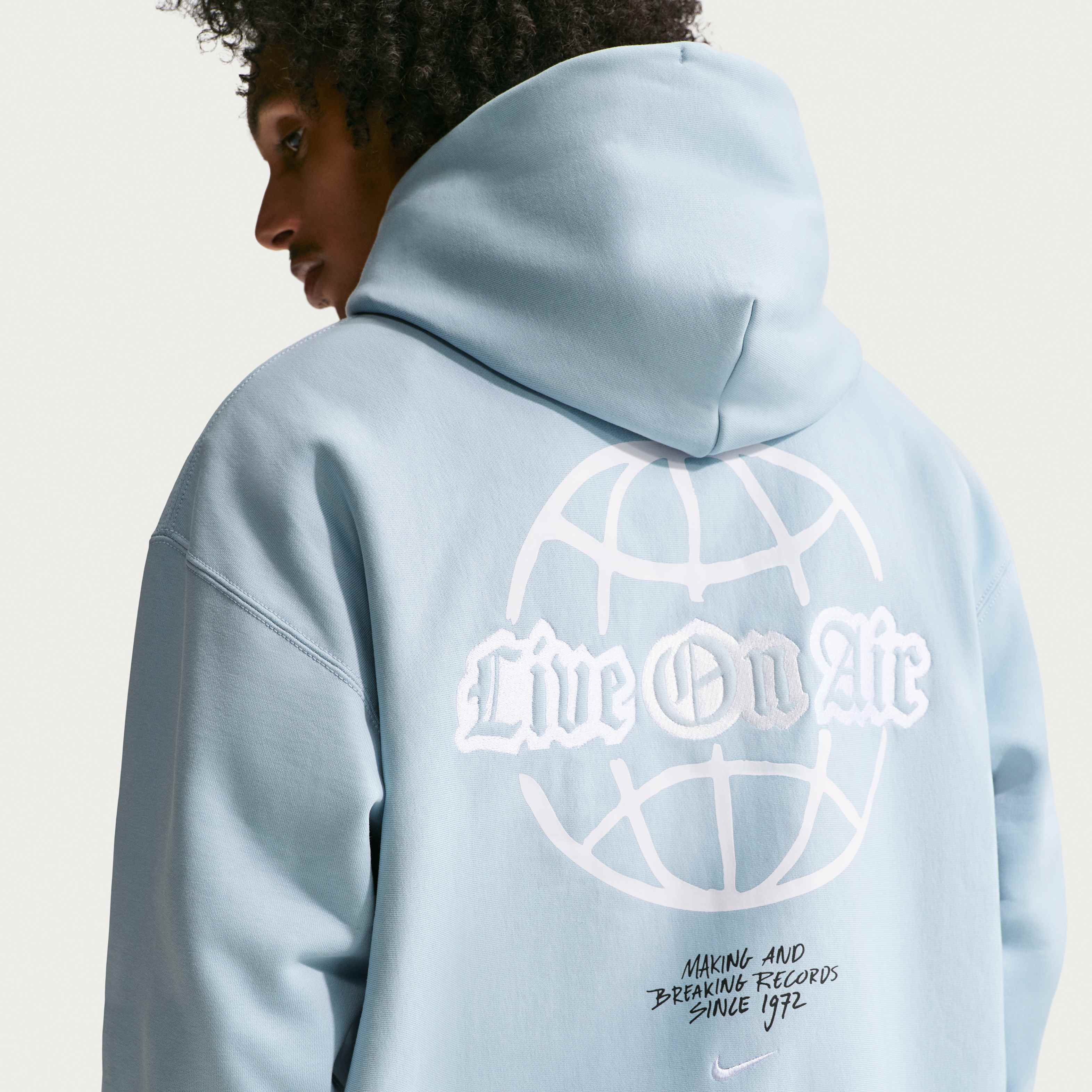 Nike Solo Swoosh image number 1