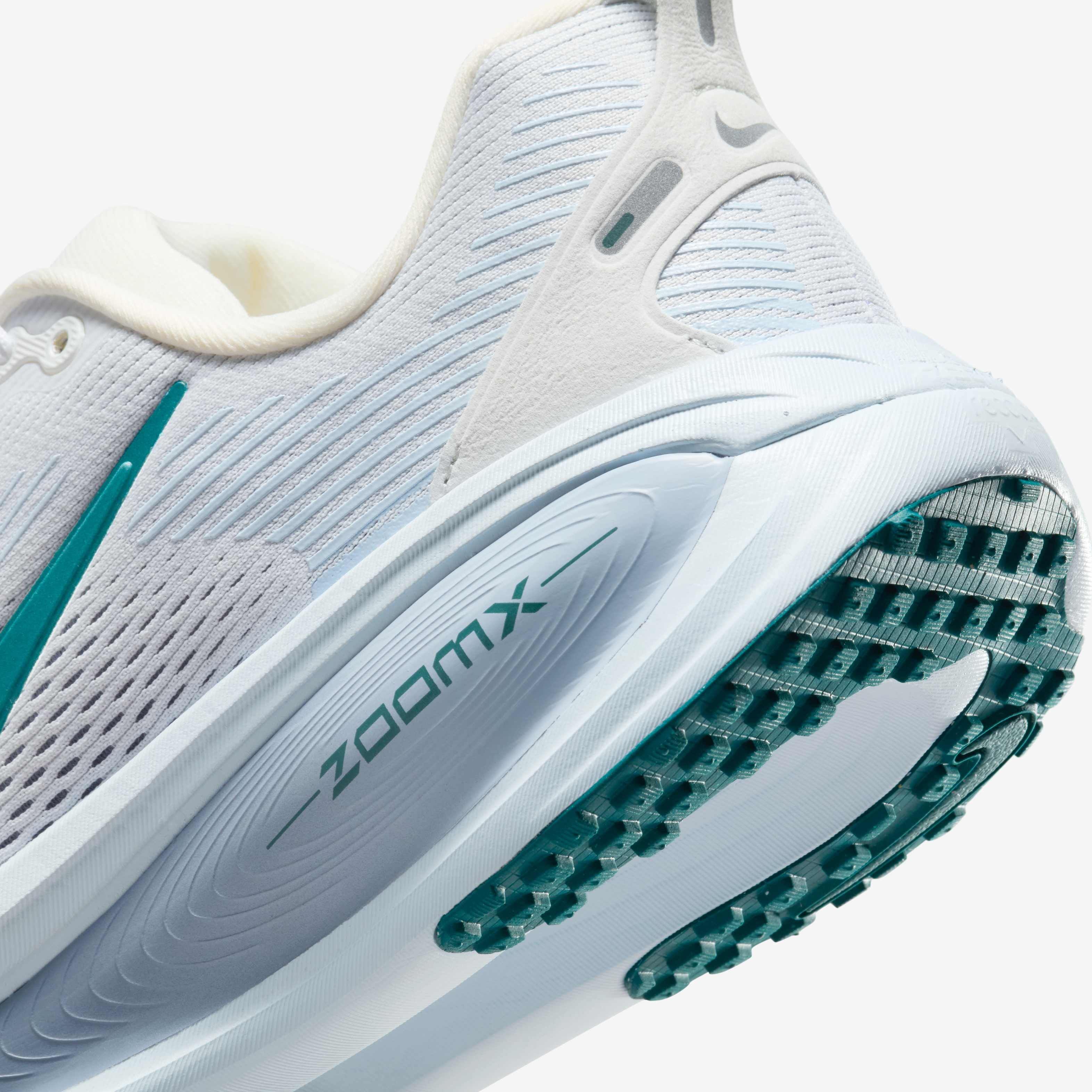 نايكي فوميرو 18 image number 7